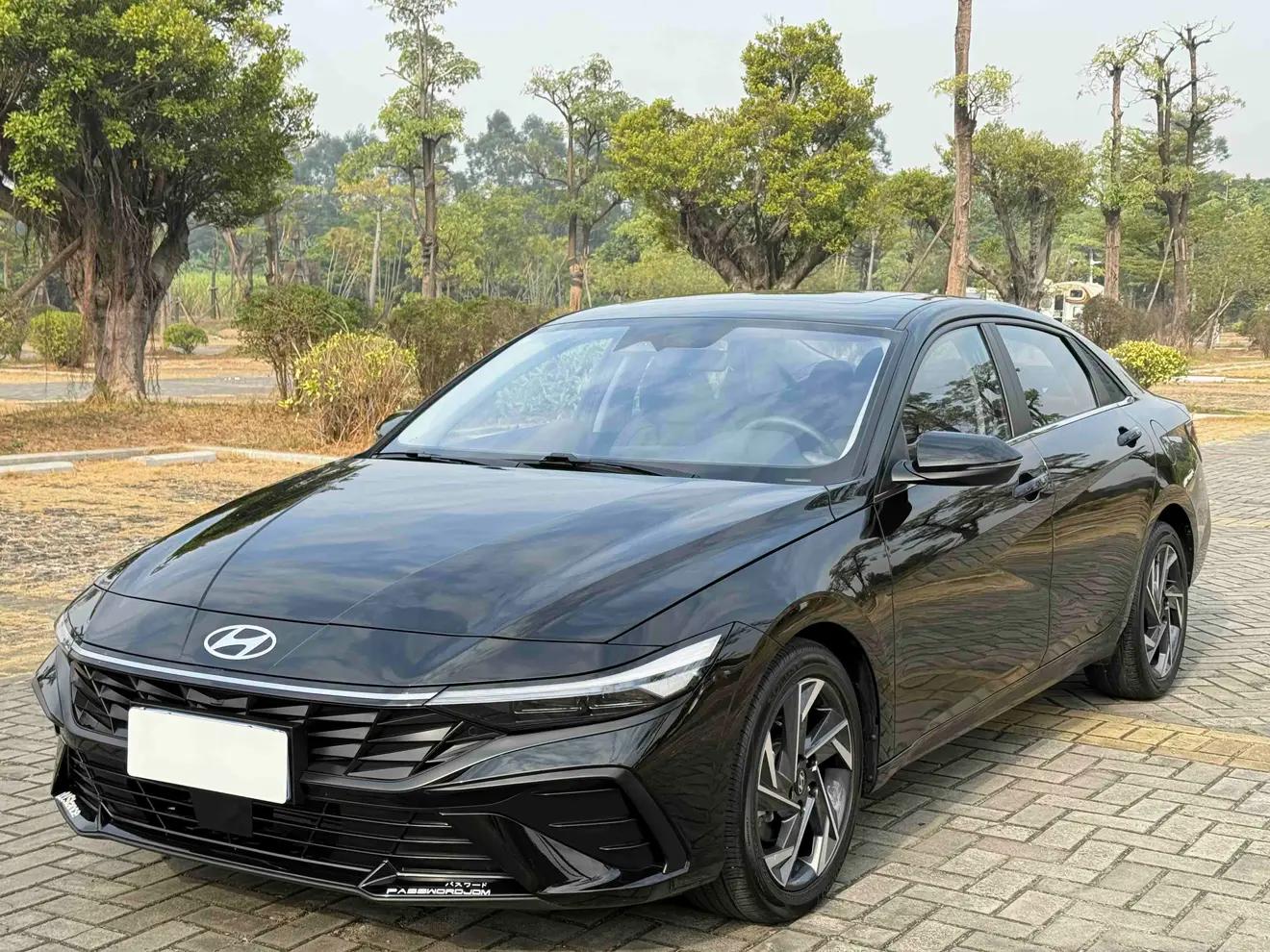 Hyundai Elantra 2023 г. 25062 км.