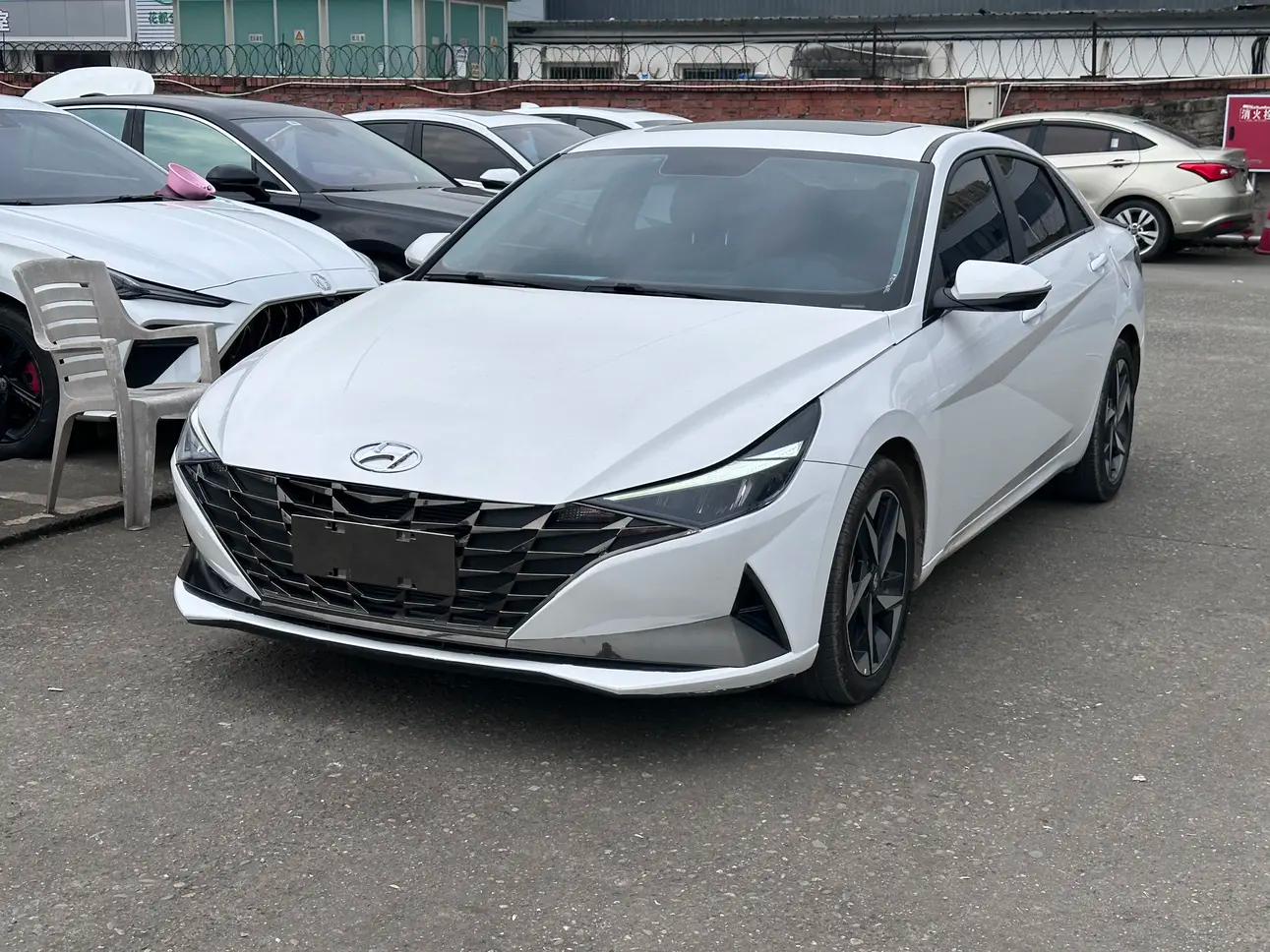 Hyundai Elantra 2022 г. 49063 км.