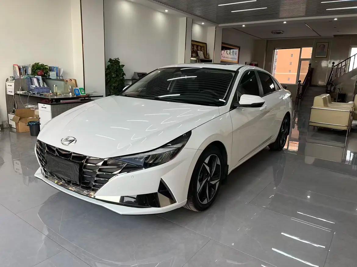 Hyundai Elantra 2024 г. 33033 км.