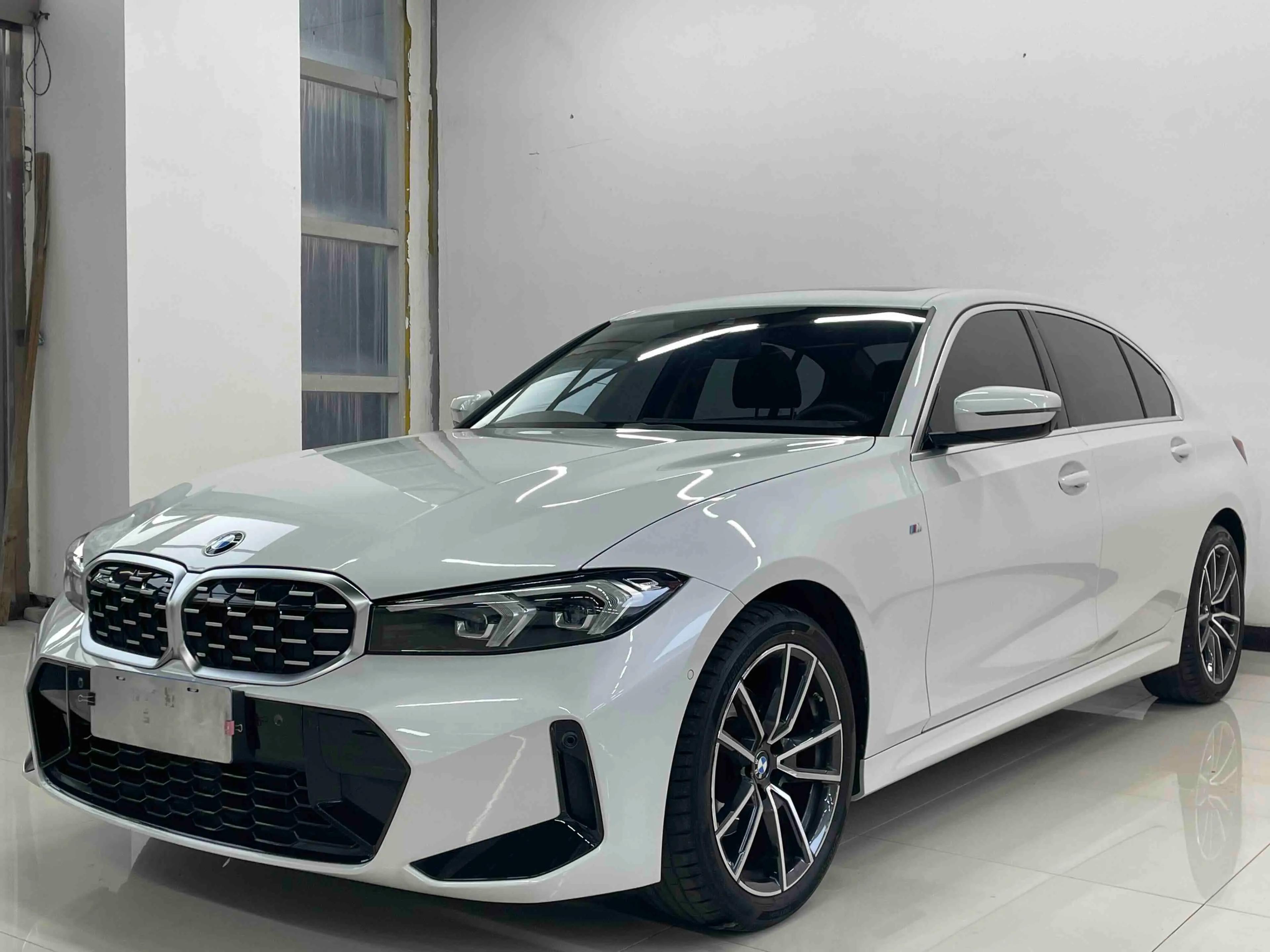 BMW 3 Series 2024 г. 15126 км.