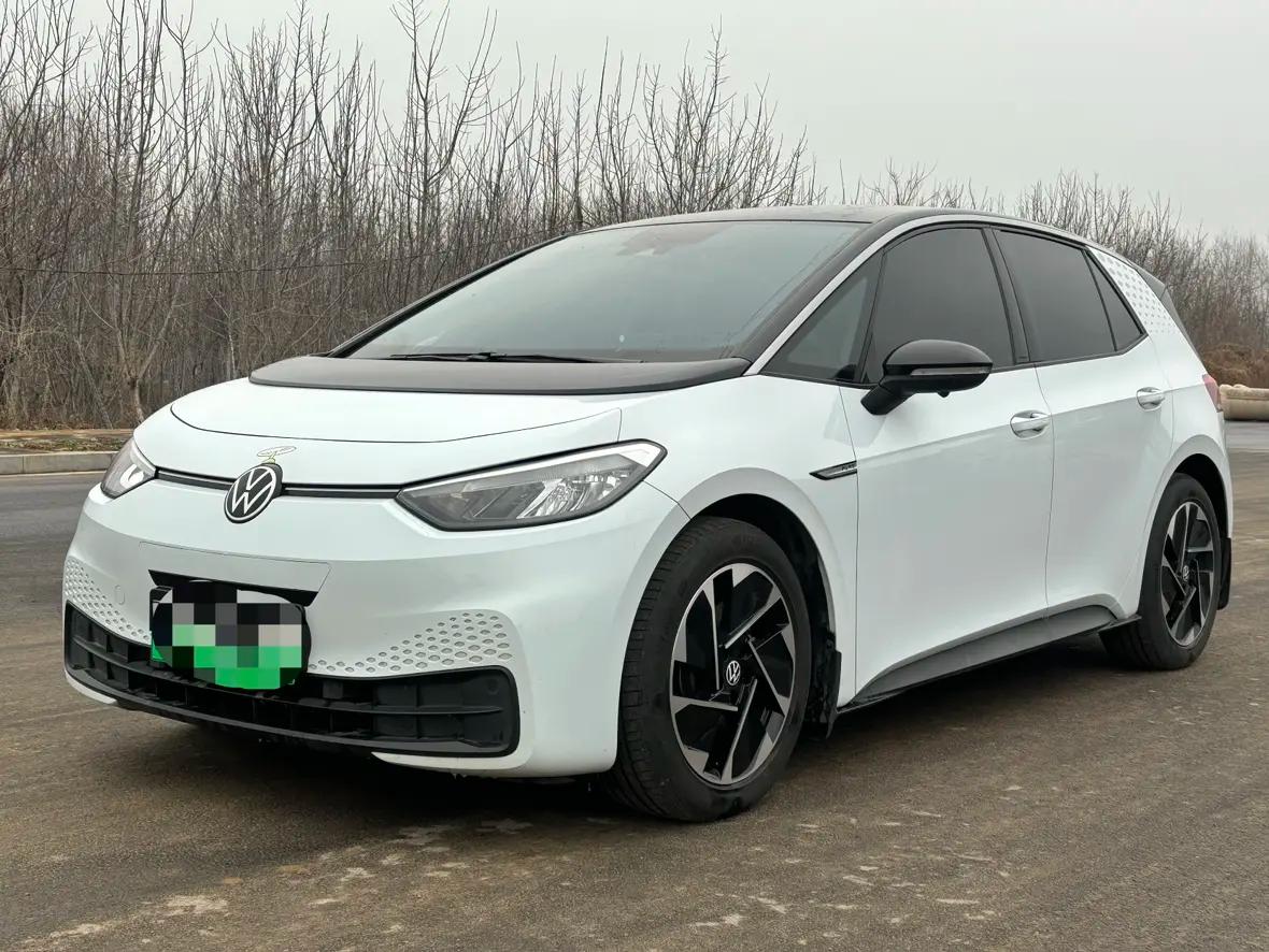 Volkswagen ID.3 2023 г. 33123 км.