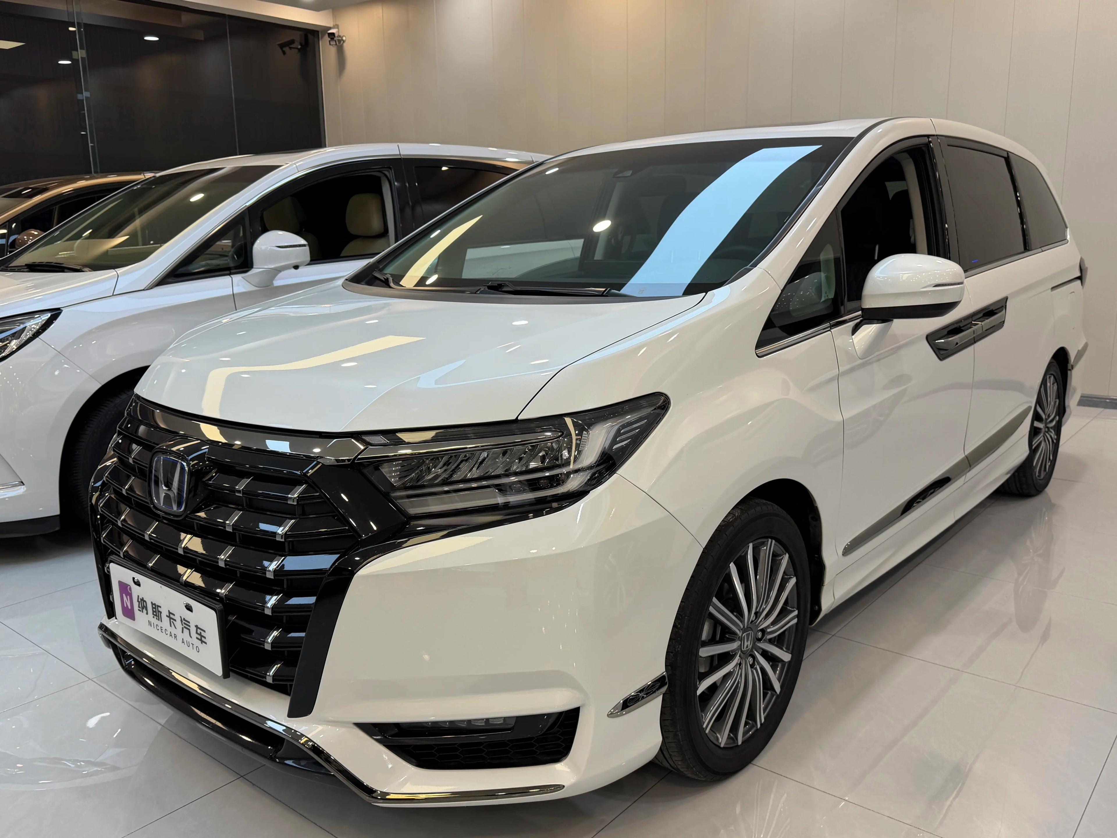 Honda Elysion 2023 г. 68586 км.