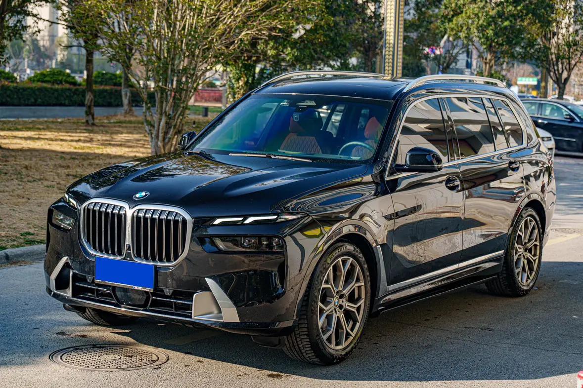 BMW X7 2024 г. 39118 км.