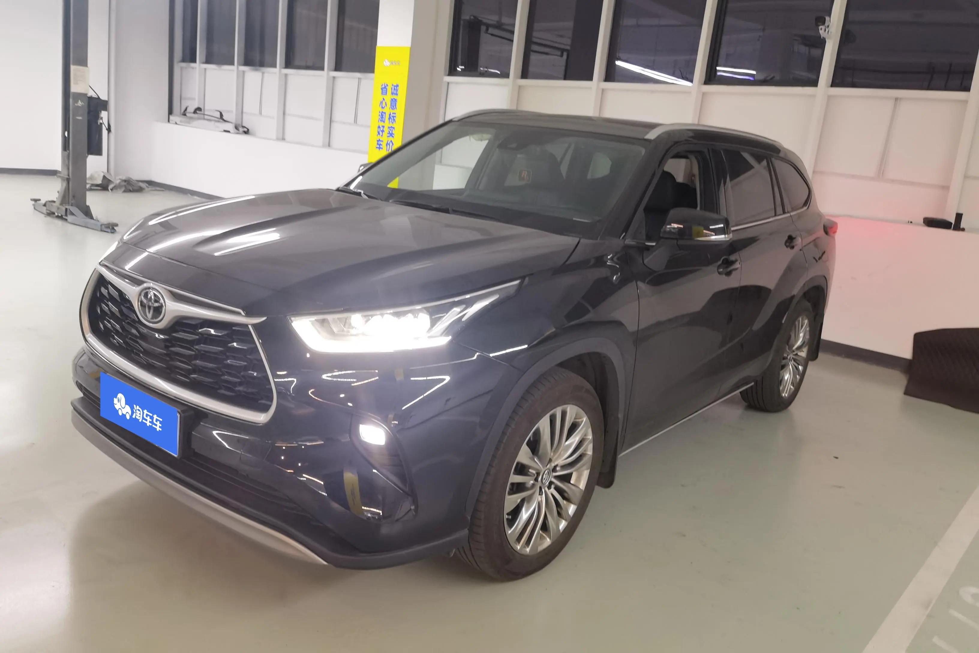 Toyota Highlander 2023 г. 15826 км.