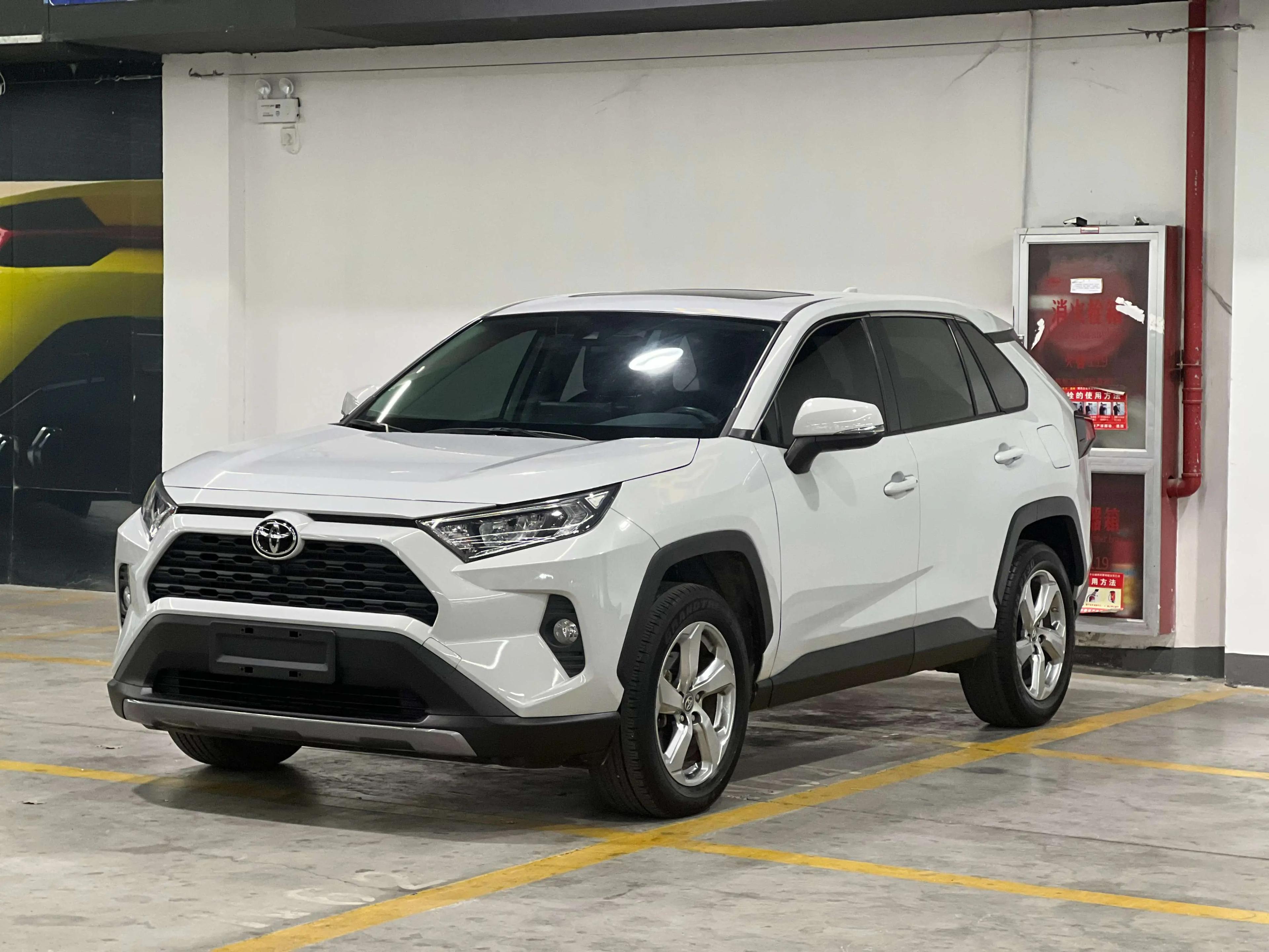 Toyota RAV4 2022 г. 26097 км.