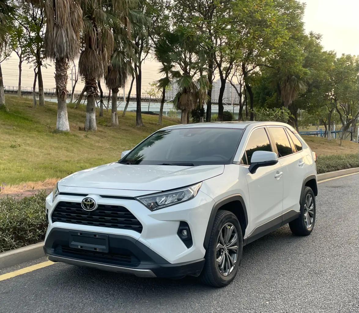 Toyota RAV4 2023 г. 69098 км.