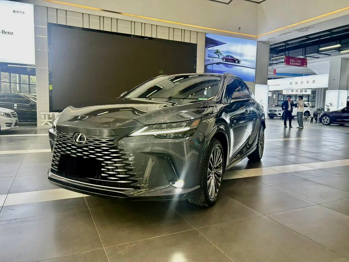 Lexus RX 2023 г. 84052 км.