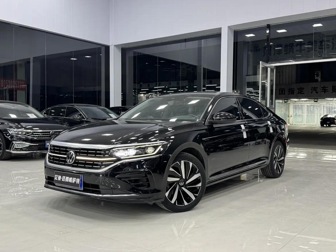 Volkswagen Passat 2022 г. 42104 км.
