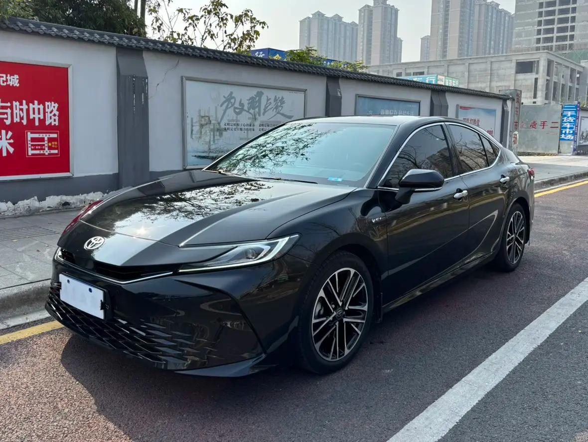 Toyota Camry 2025 г. 21995 км.