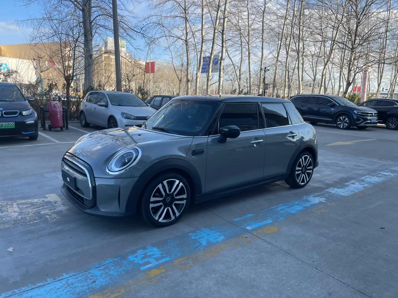 MINI  2021 г. 50000 км.