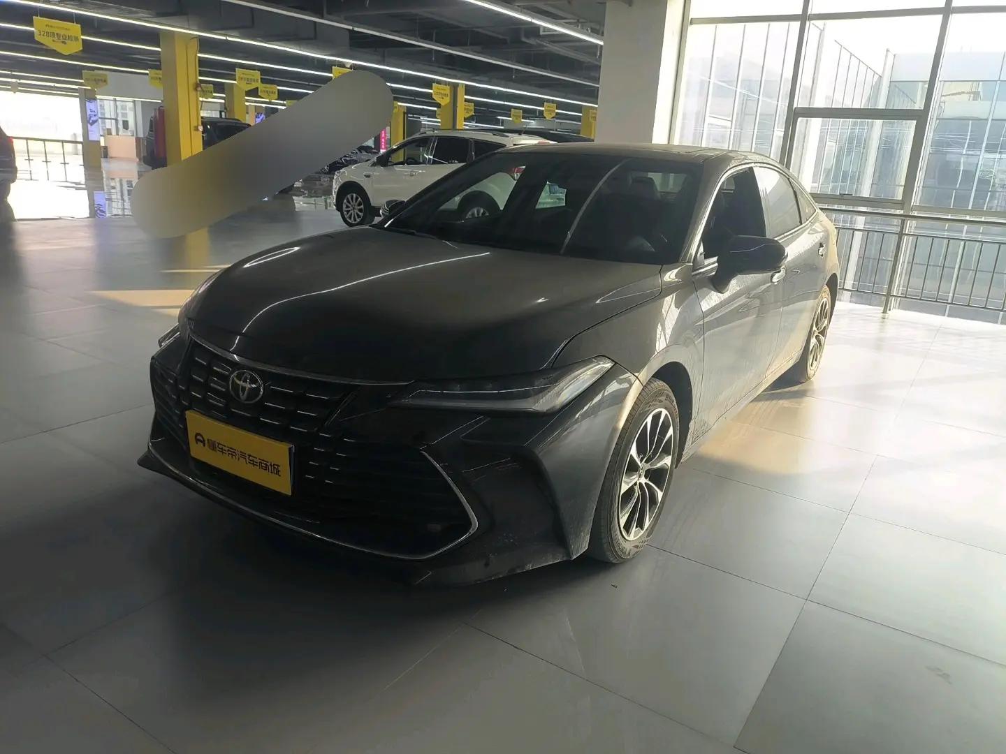 Toyota Avalon 2023 г. 11584 км.