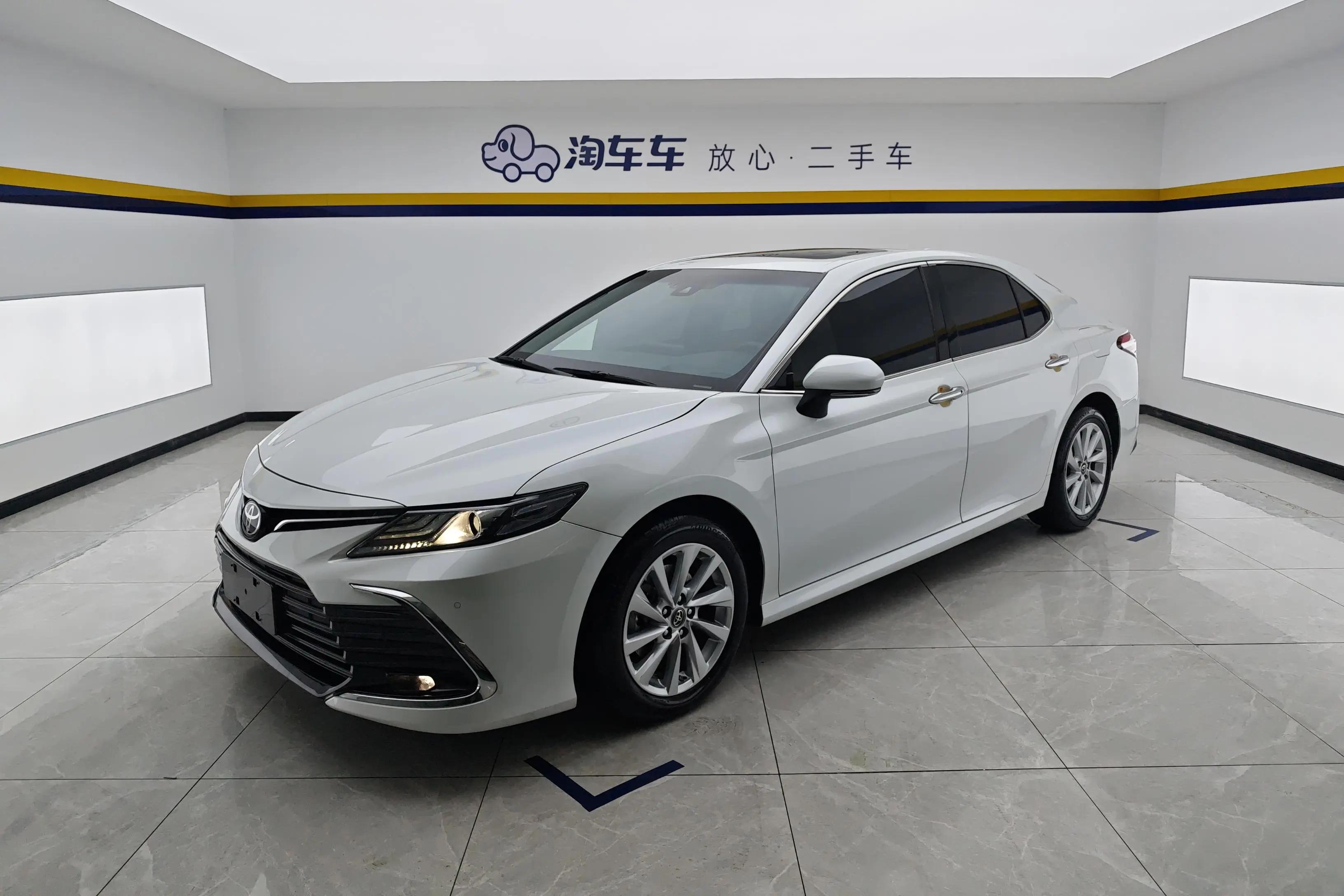 Toyota Camry 2022 г. 42320 км.
