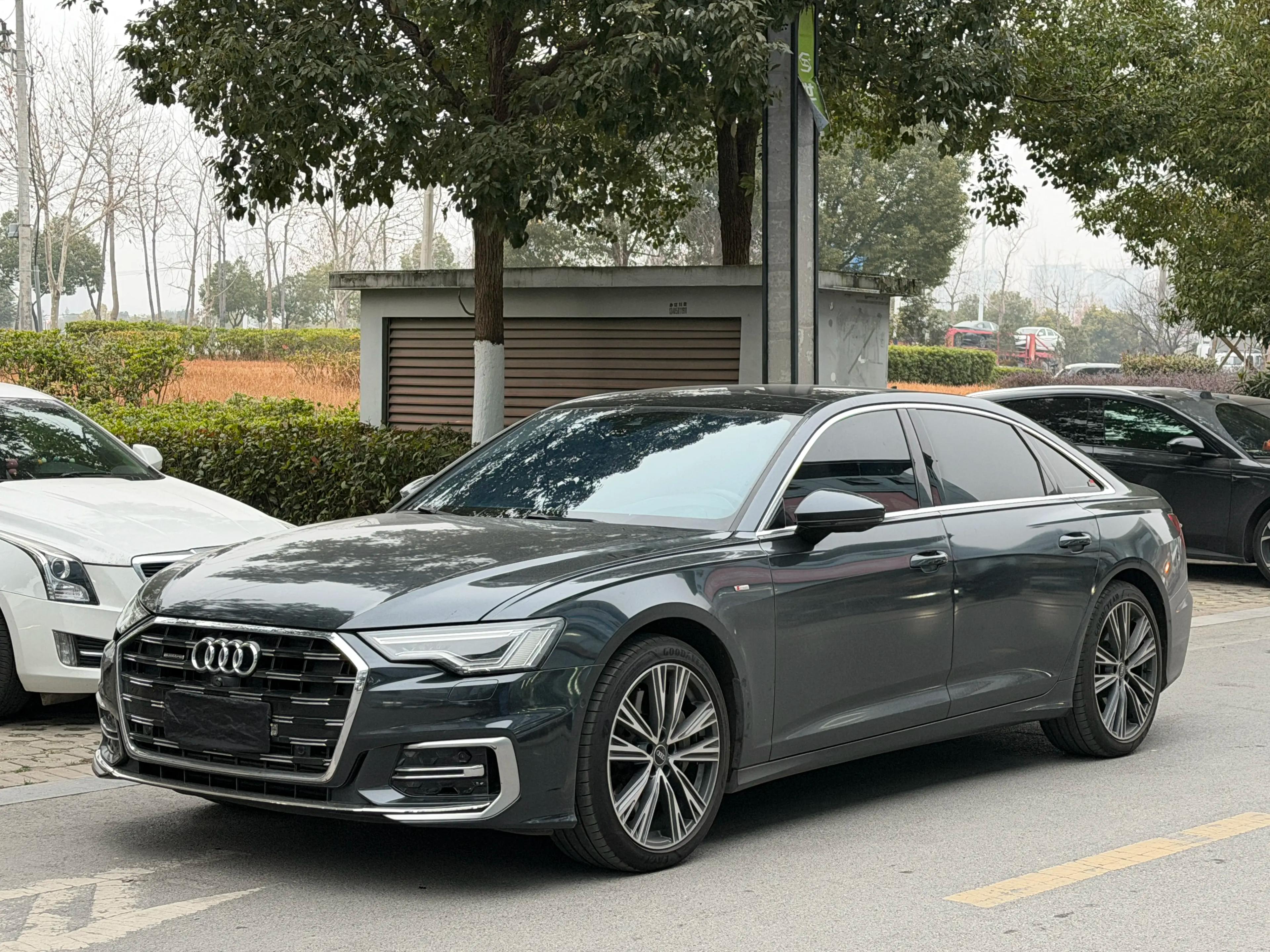 Audi A6L 2024 г. 20120 км.