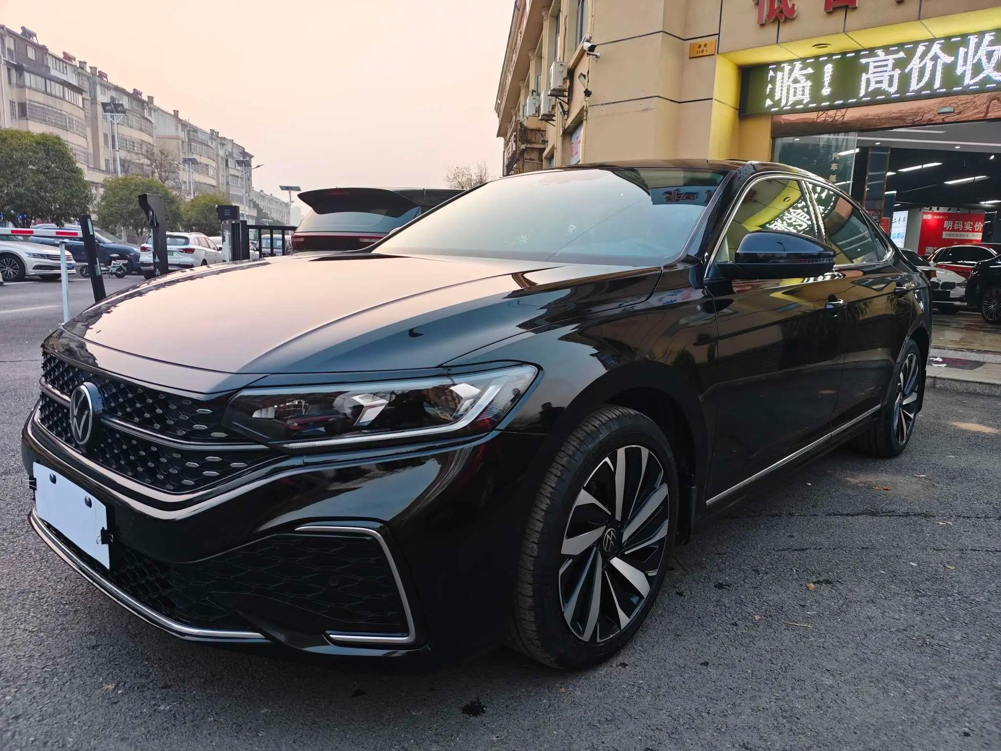 Volkswagen Passat 2022 г. 38899 км.