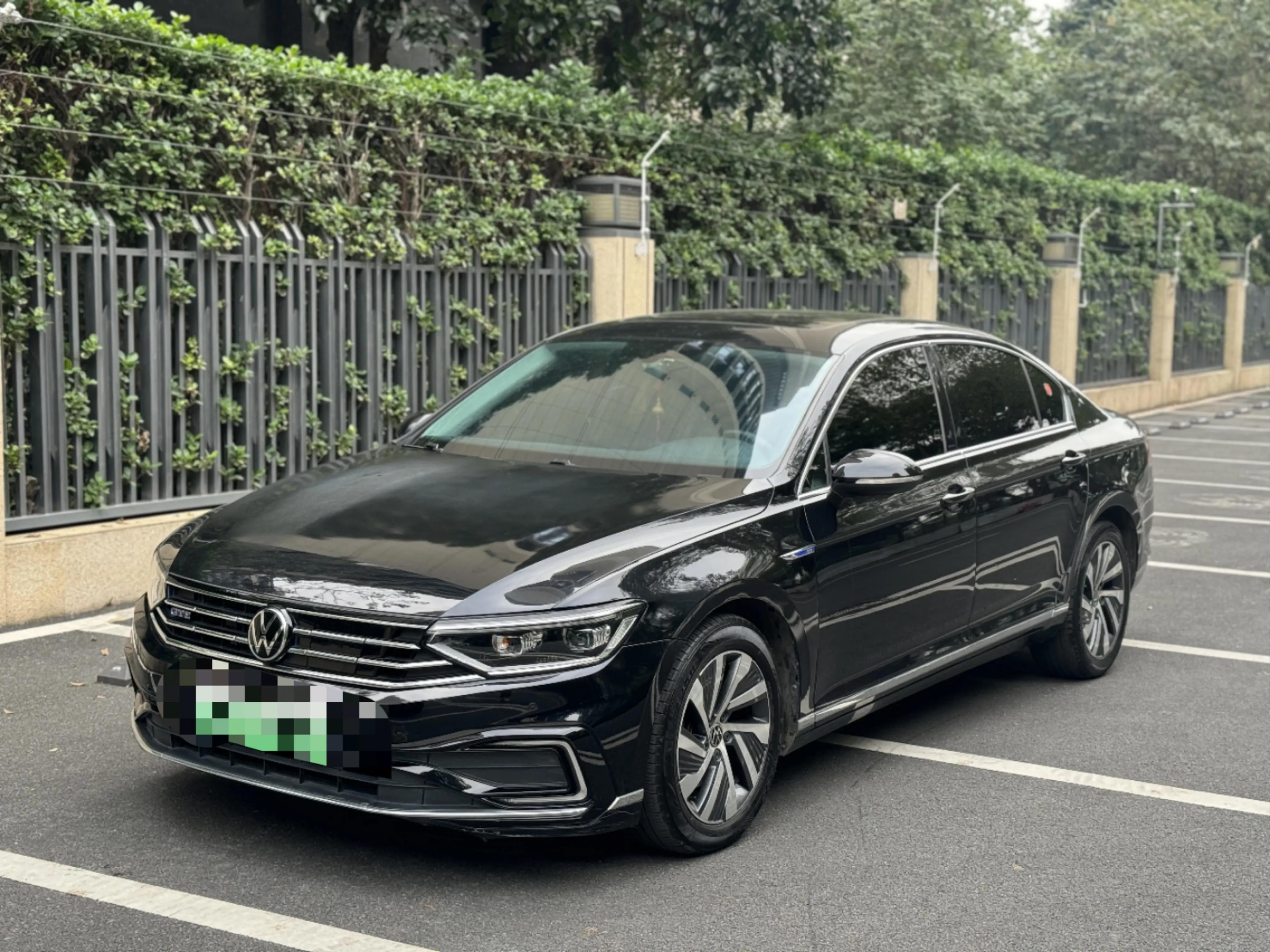 Volkswagen Magotan GTE 2023 г. 60143 км.