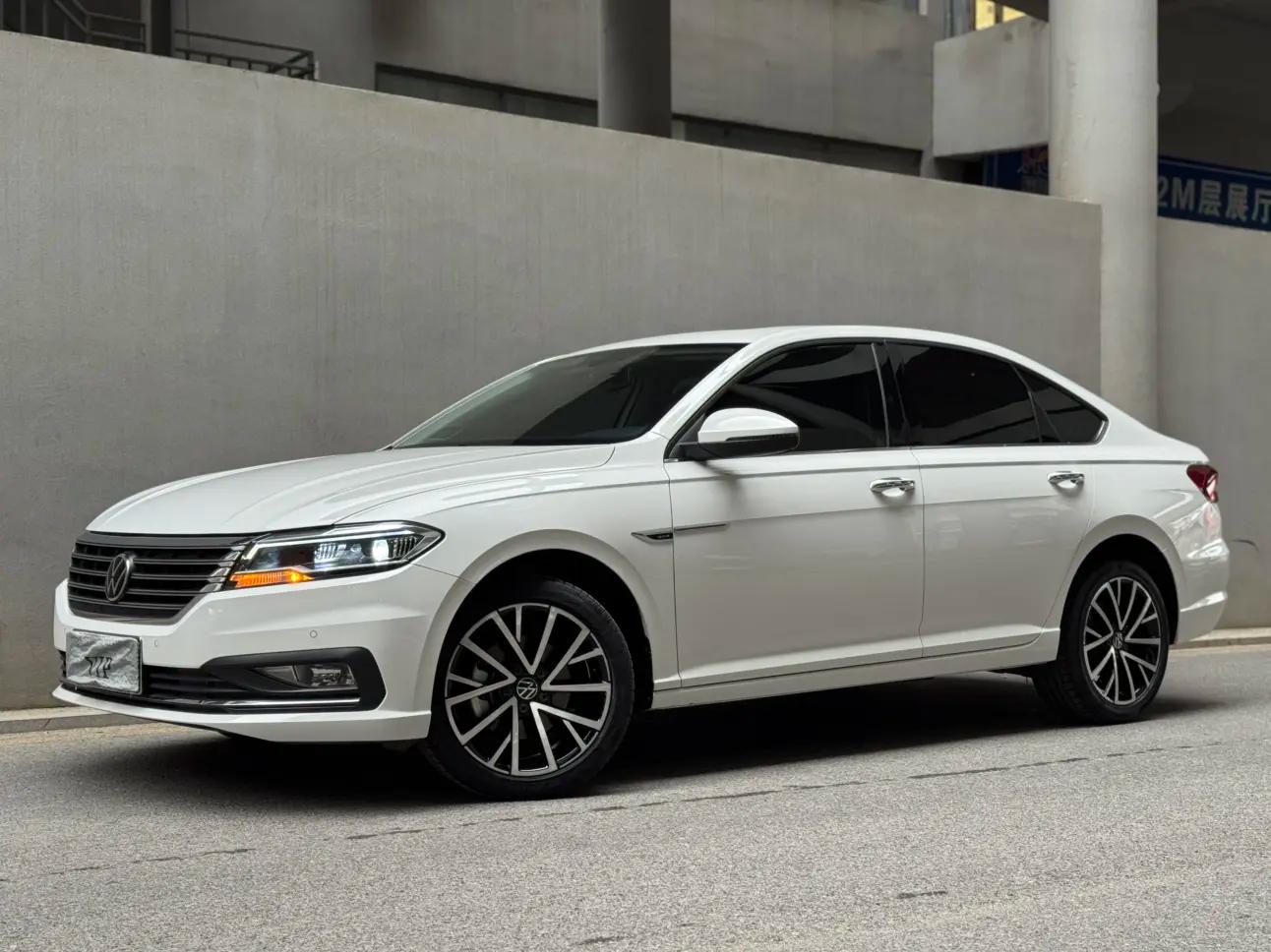 Volkswagen Lavida 2022 г. 24821 км.