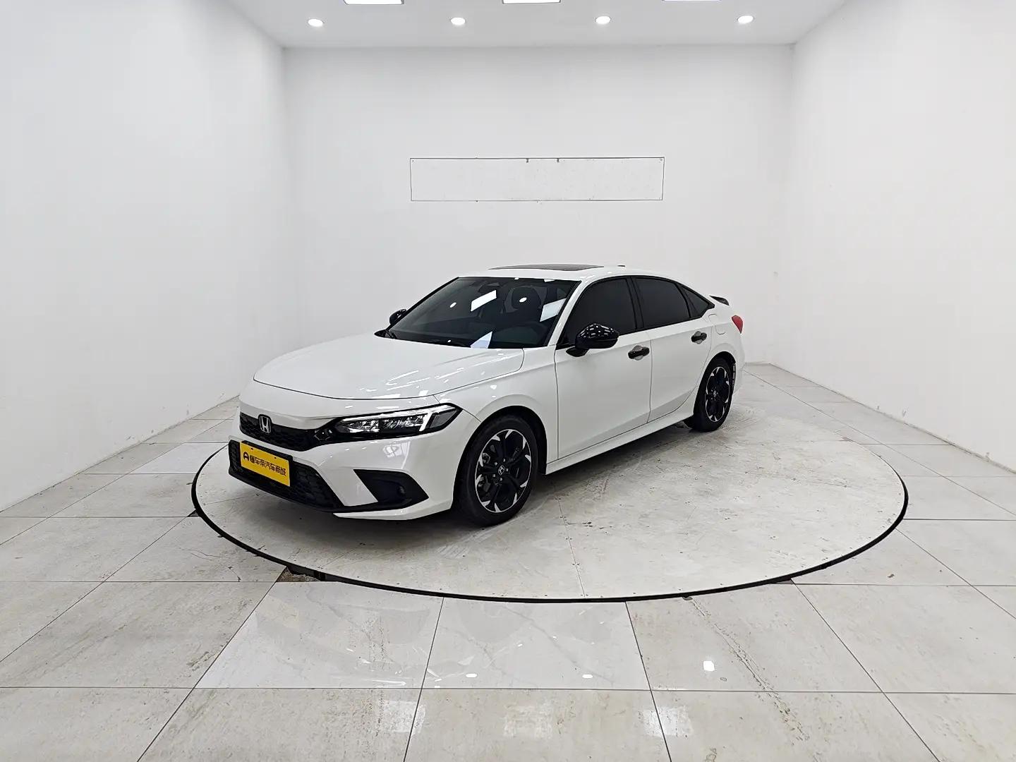 Honda Civic 2021 г. 15356 км.