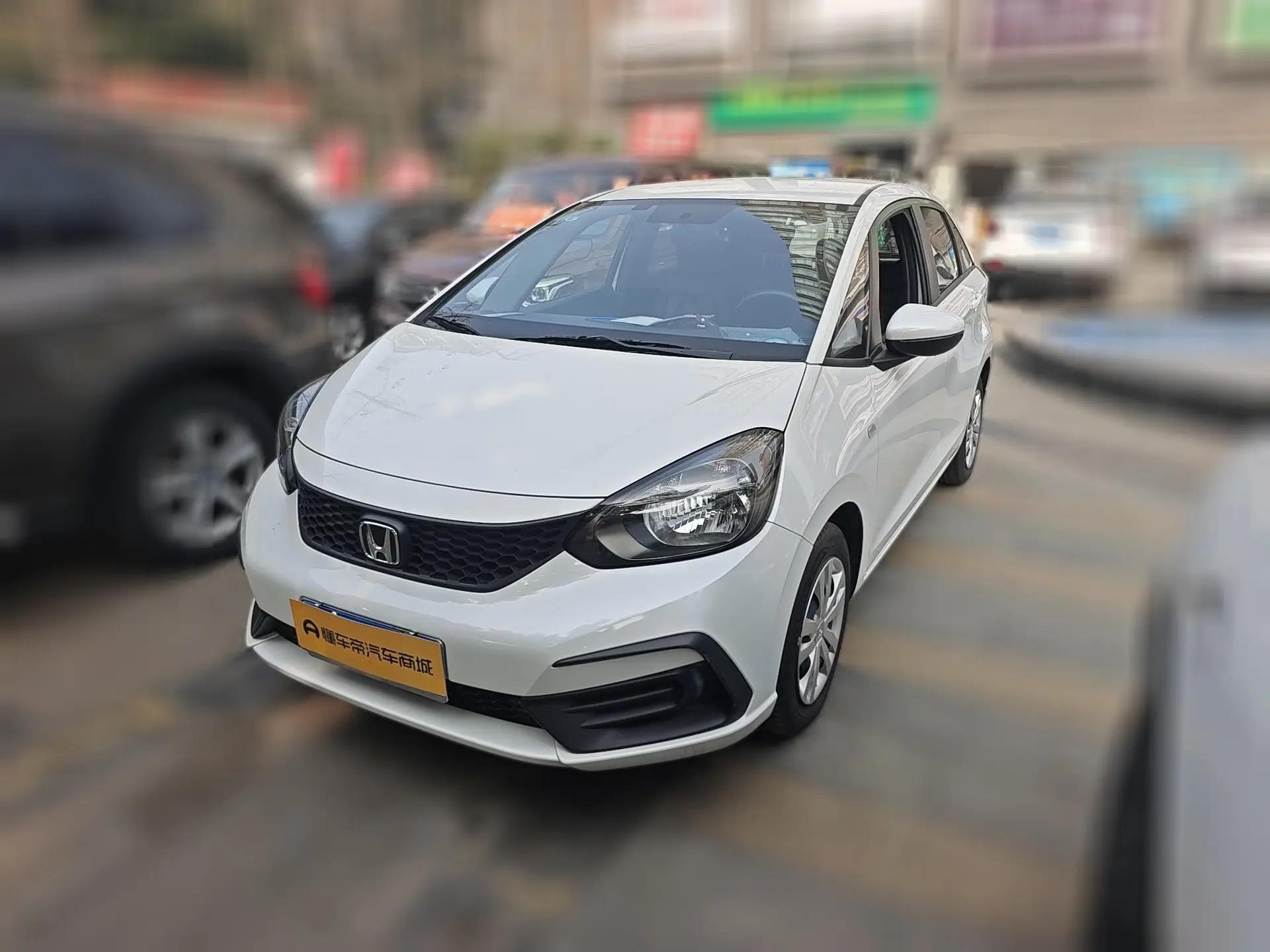 Honda Fit 2023 г. 7528 км.