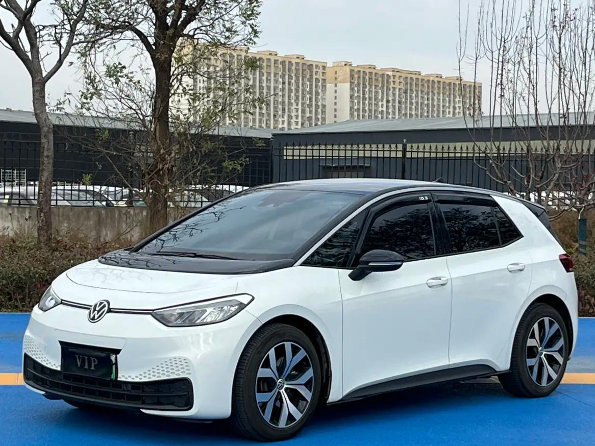Volkswagen ID.3 2024 г. 35000 км.