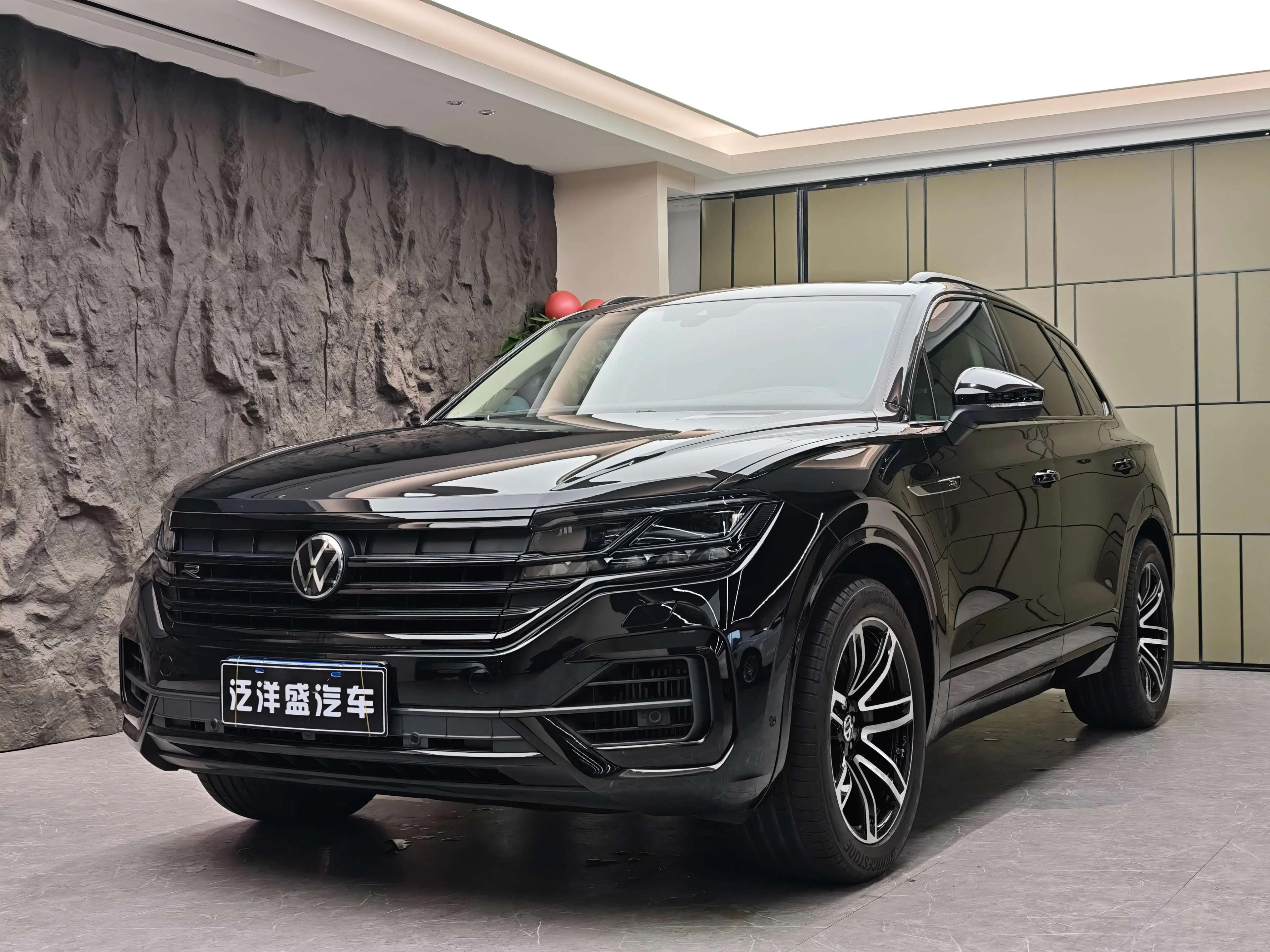 Volkswagen Touareg 2024 г. 18111 км.