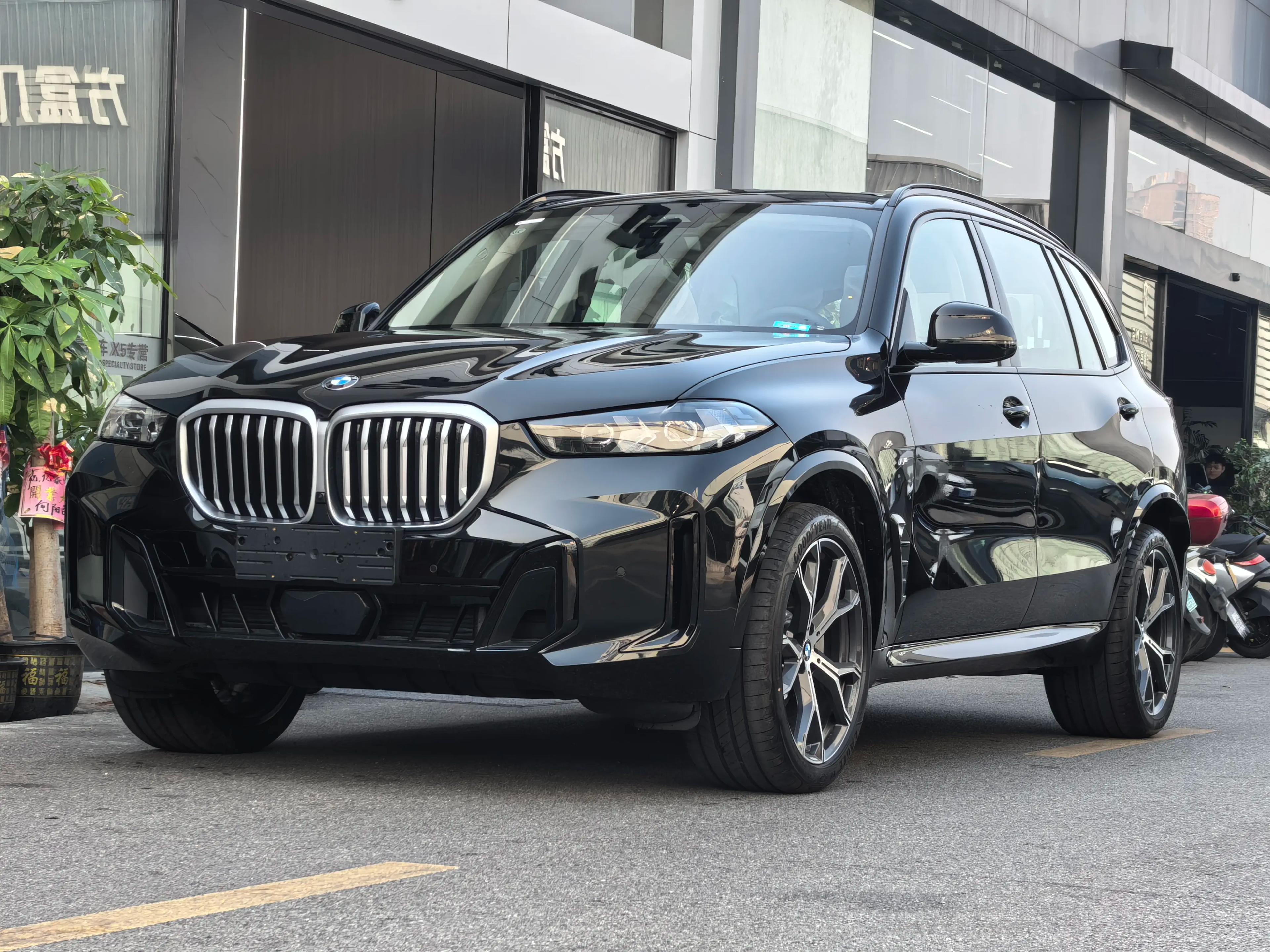 BMW X5 2025 г. 820 км.