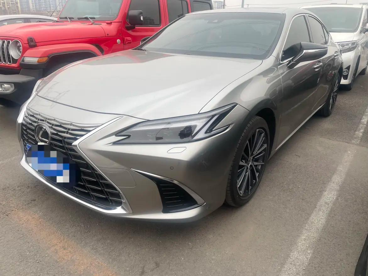 Lexus ES 2025 г. 1809 км.