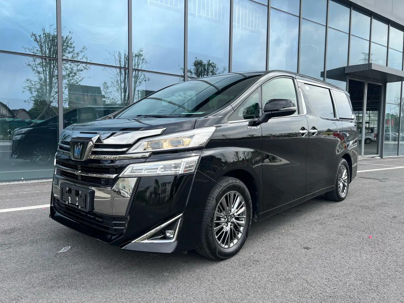 Toyota Crown Wellfire 2023 г. 64086 км.