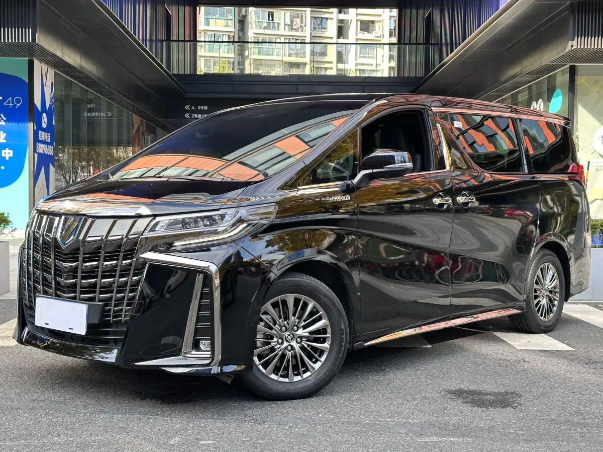 Toyota Alphard 2023 г. 51127 км.