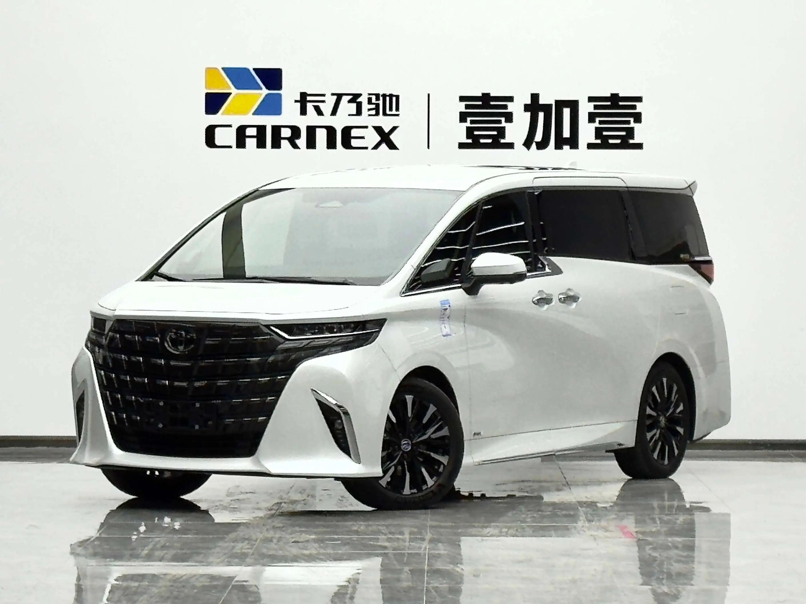 Toyota Alphard 2024 г. 24829 км.