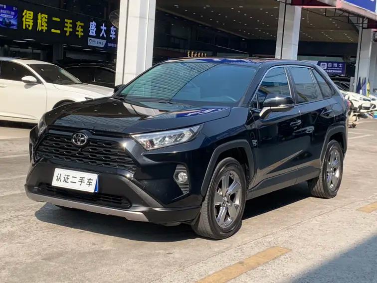 Toyota RAV4 2022 г. 48057 км.