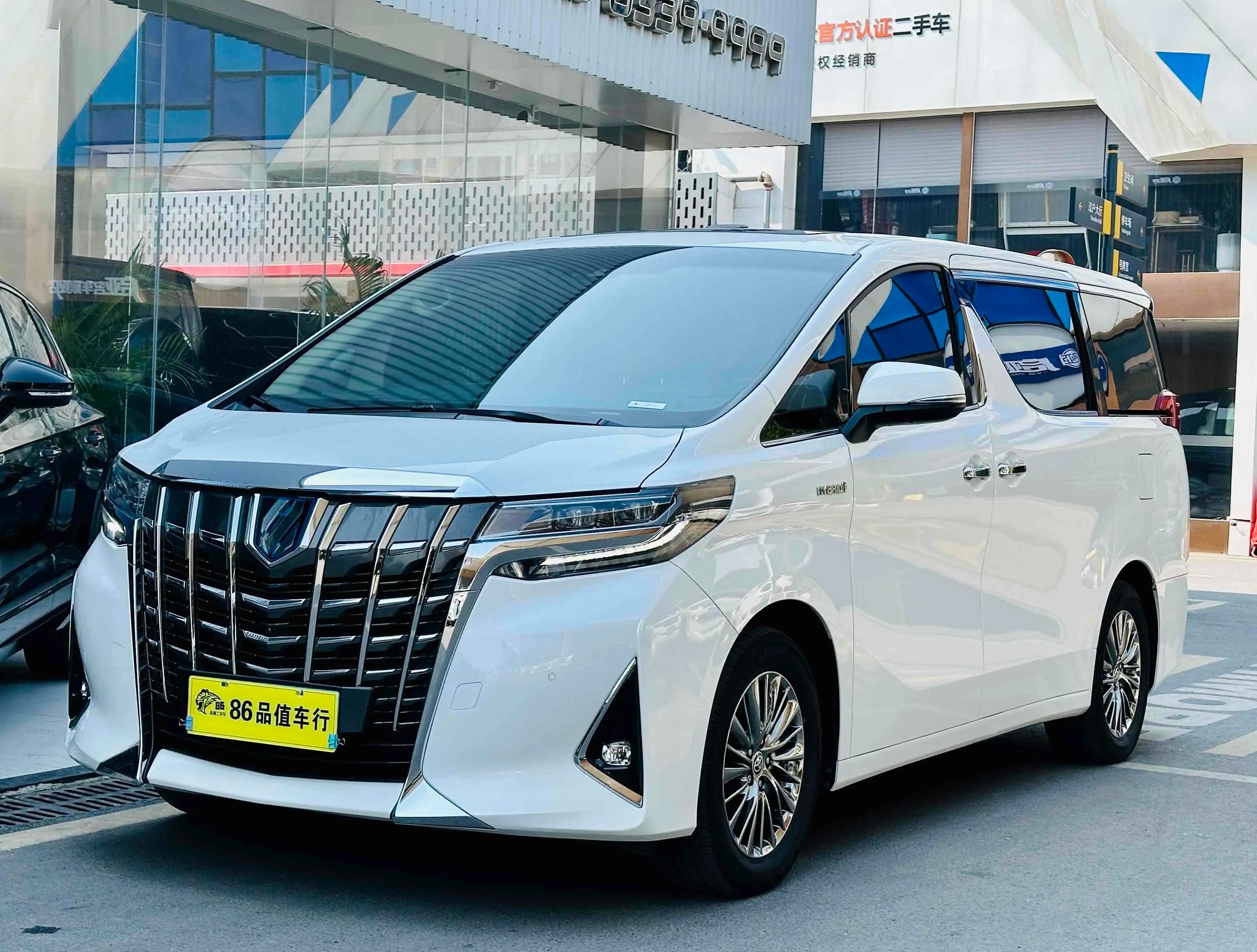 Toyota Alphard 2021 г. 88130 км.