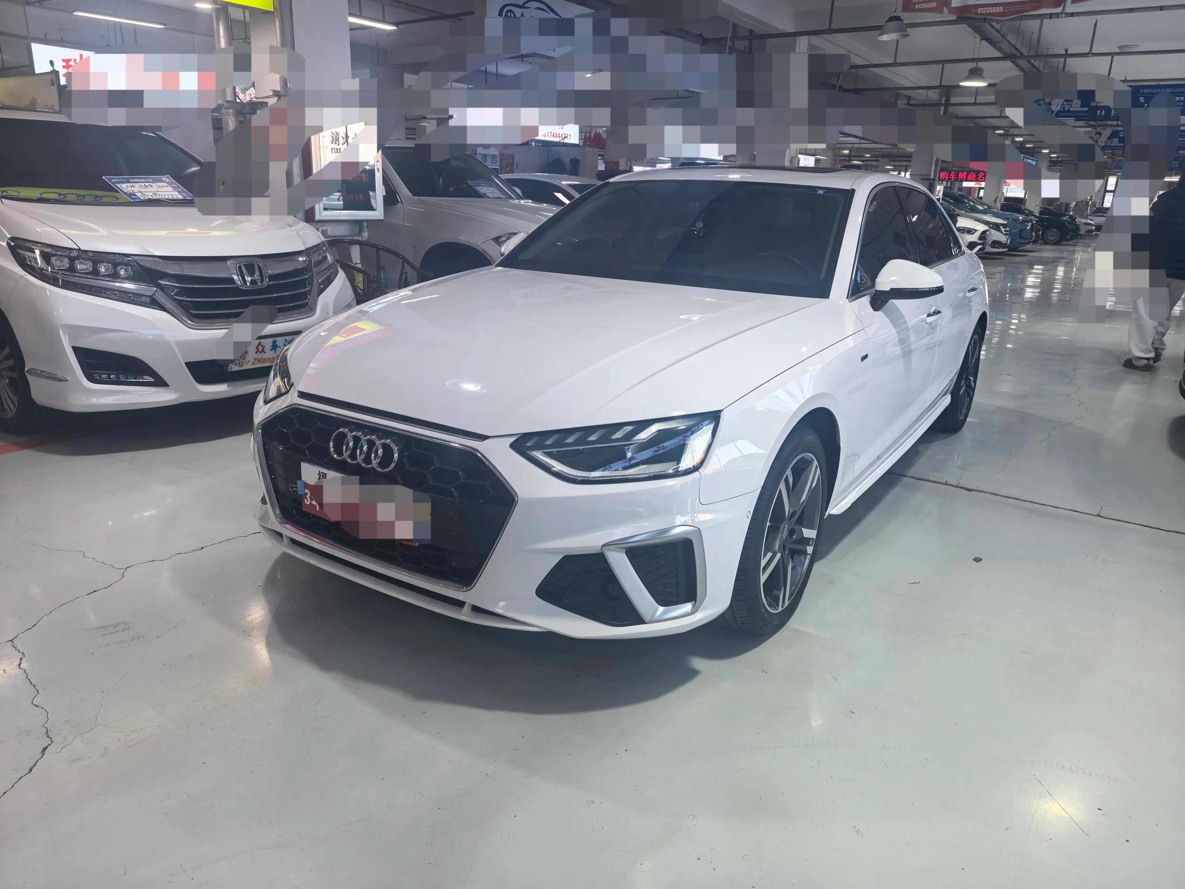 Audi A4L 2021 г. 42017 км.