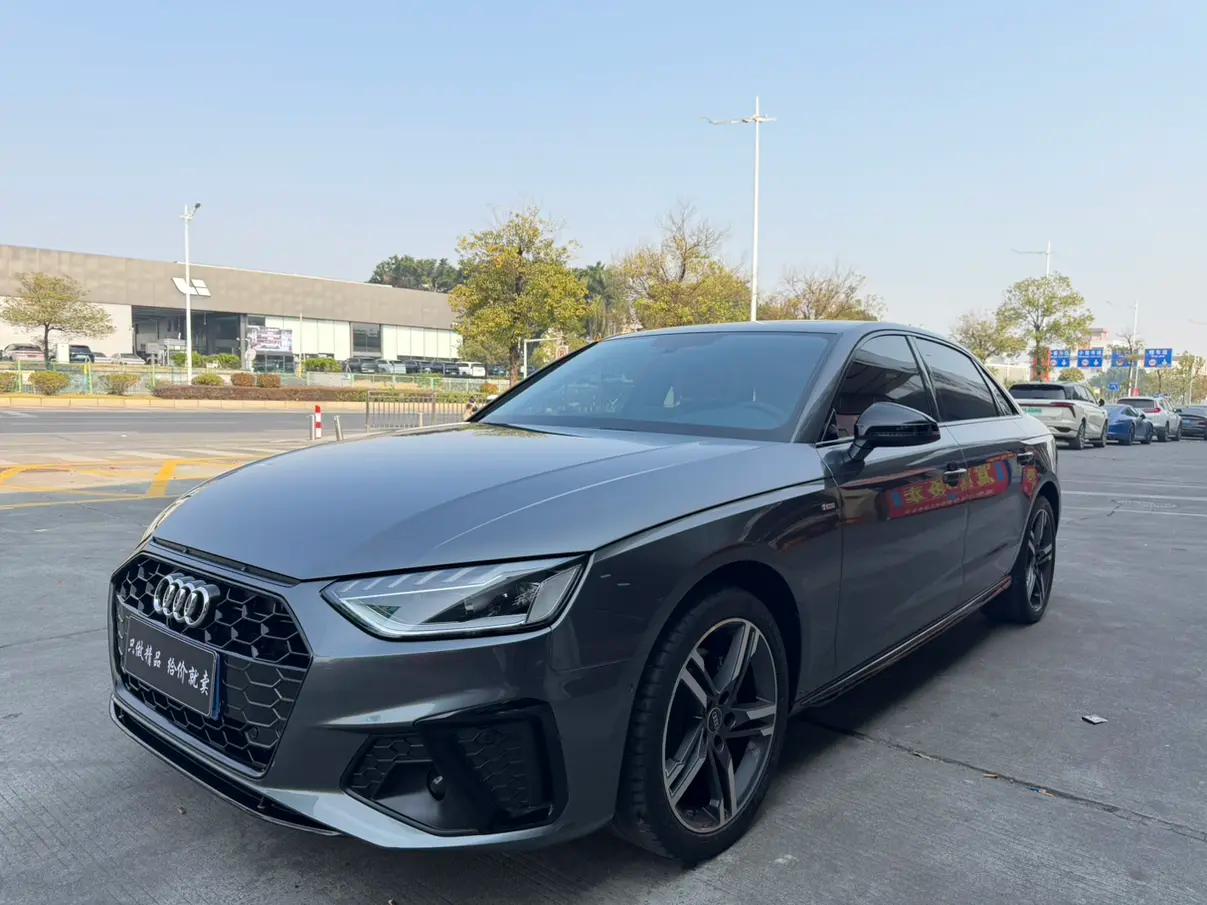 Audi A4L 2022 г. 70146 км.