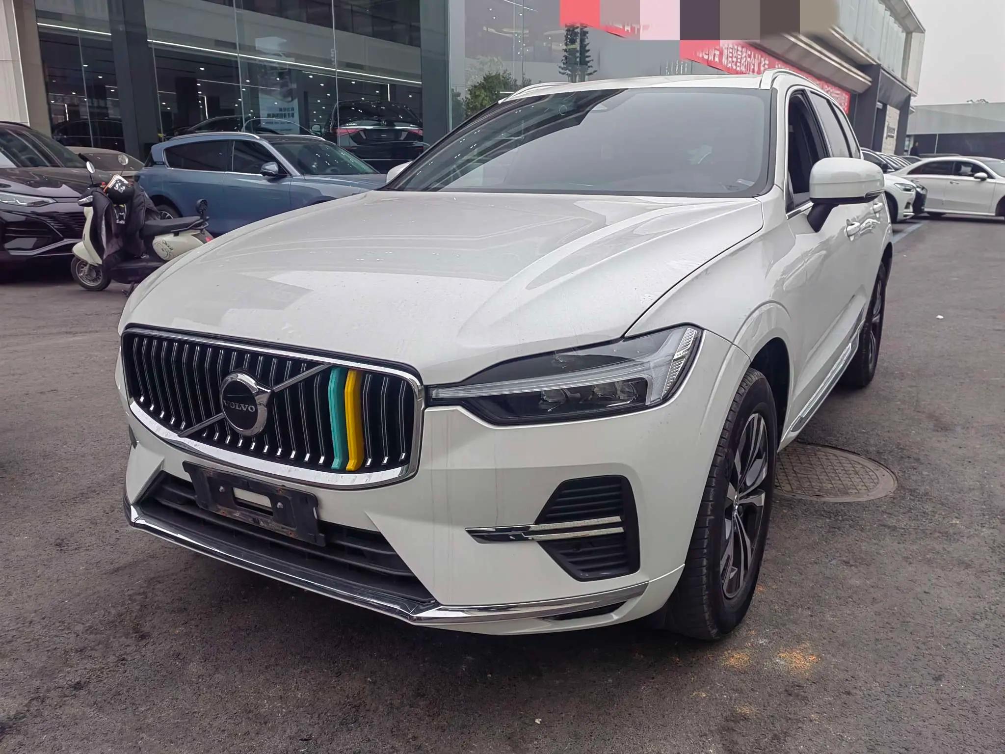 Volvo XC60 2022 г. 50001 км.