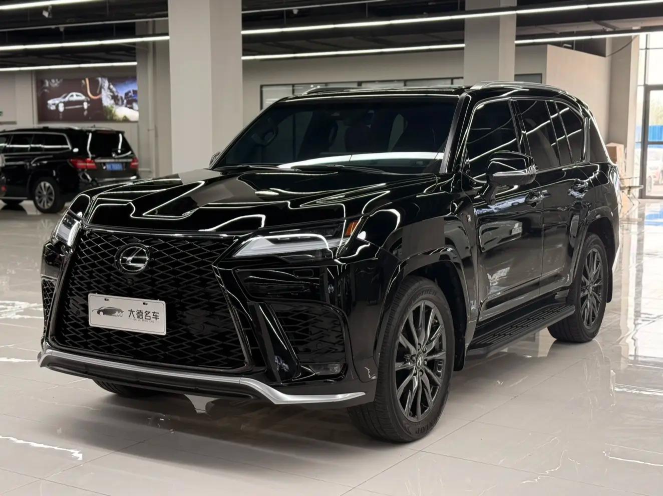 Lexus LX 2024 г. 32085 км.
