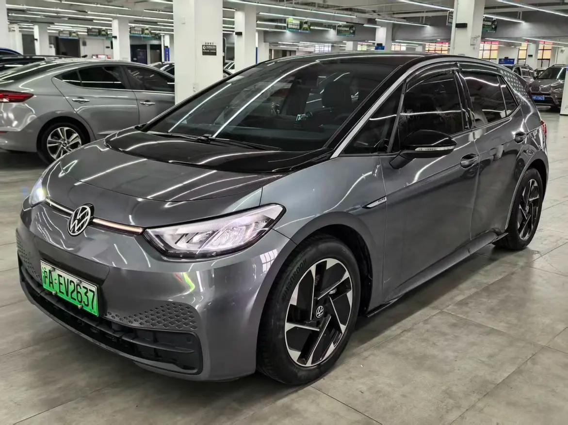 Volkswagen ID.3 2024 г. 49000 км.
