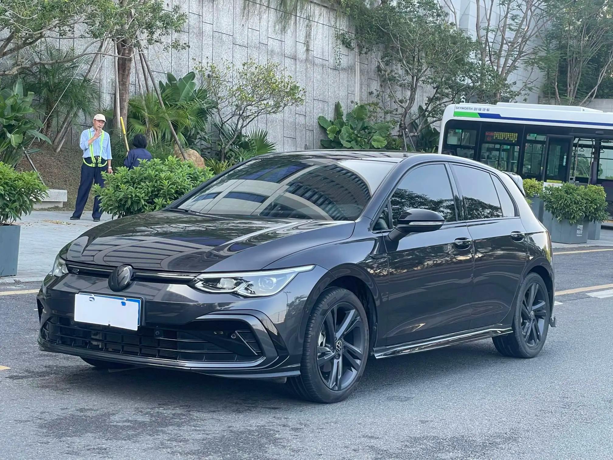 Volkswagen Golf 2021 г. 48091 км.