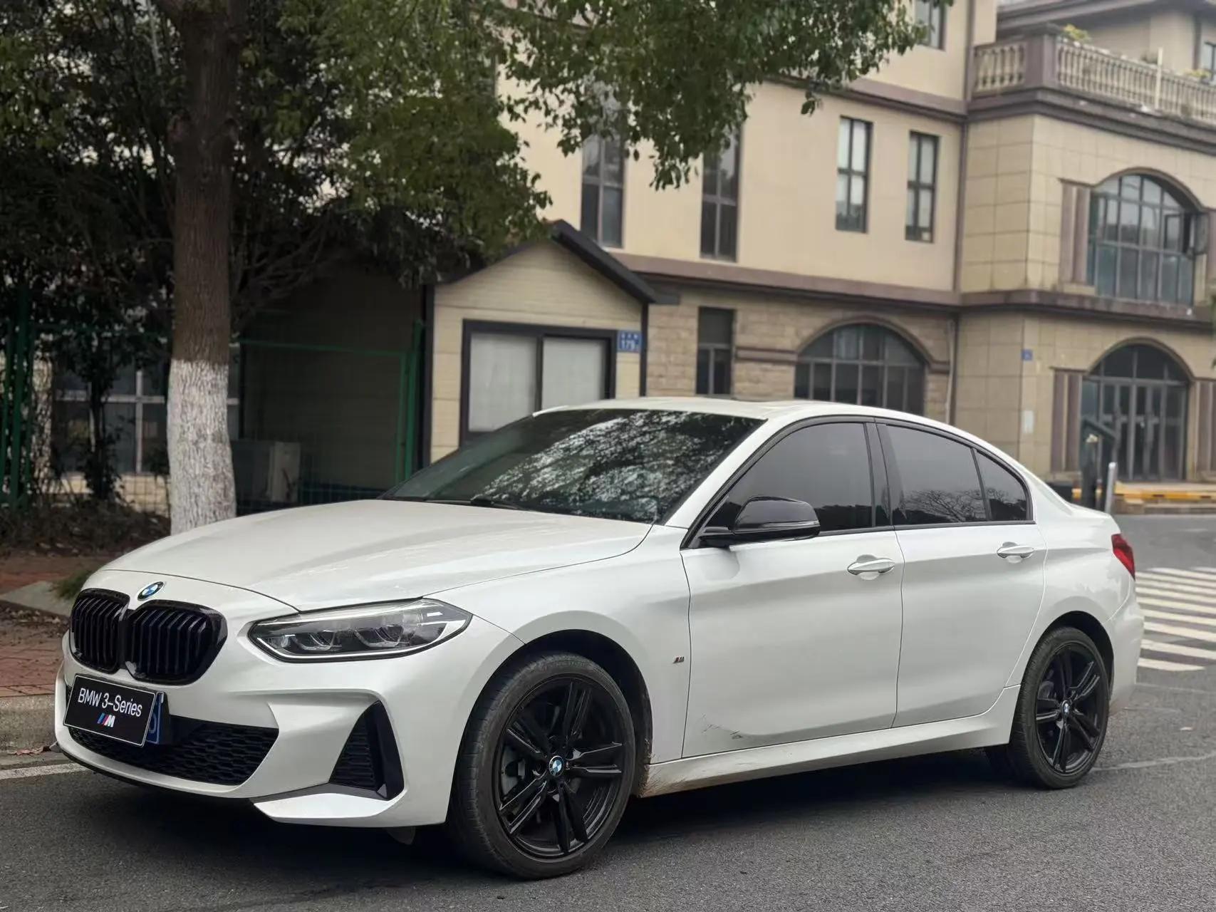 BMW 1 Series 2022 г. 40000 км.