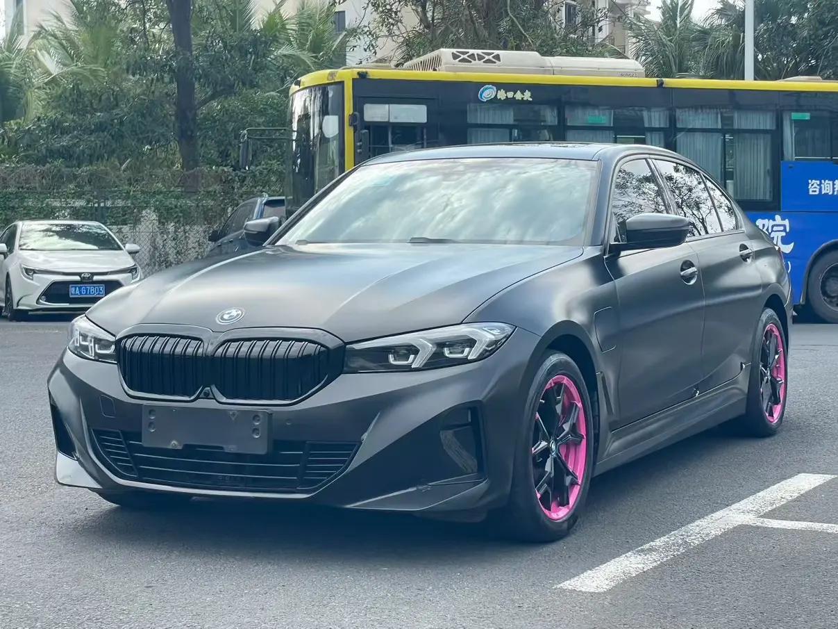 BMW i3 2023 г. 36015 км.