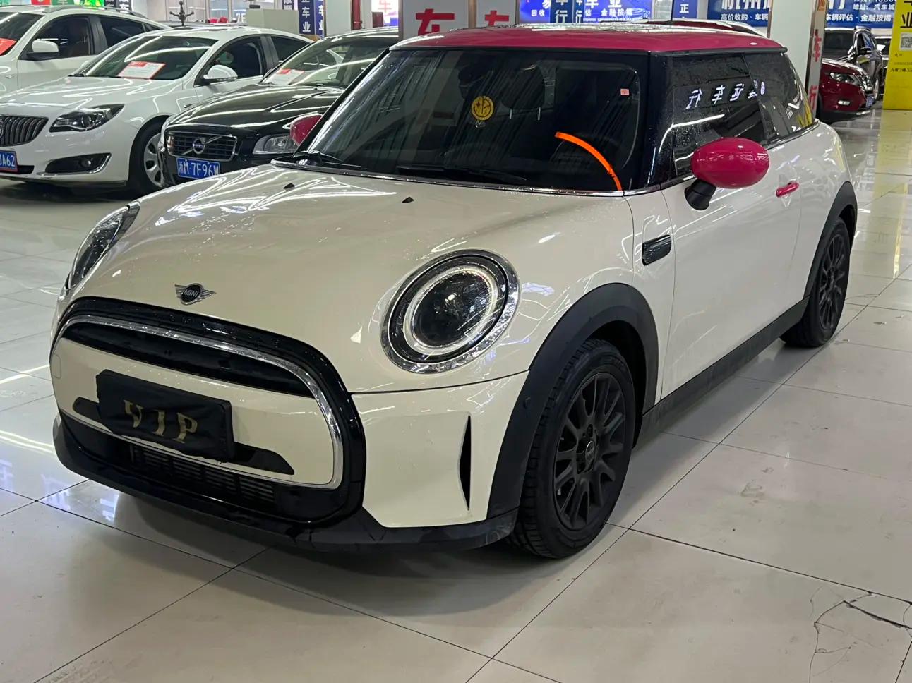 MINI  2024 г. 15000 км.