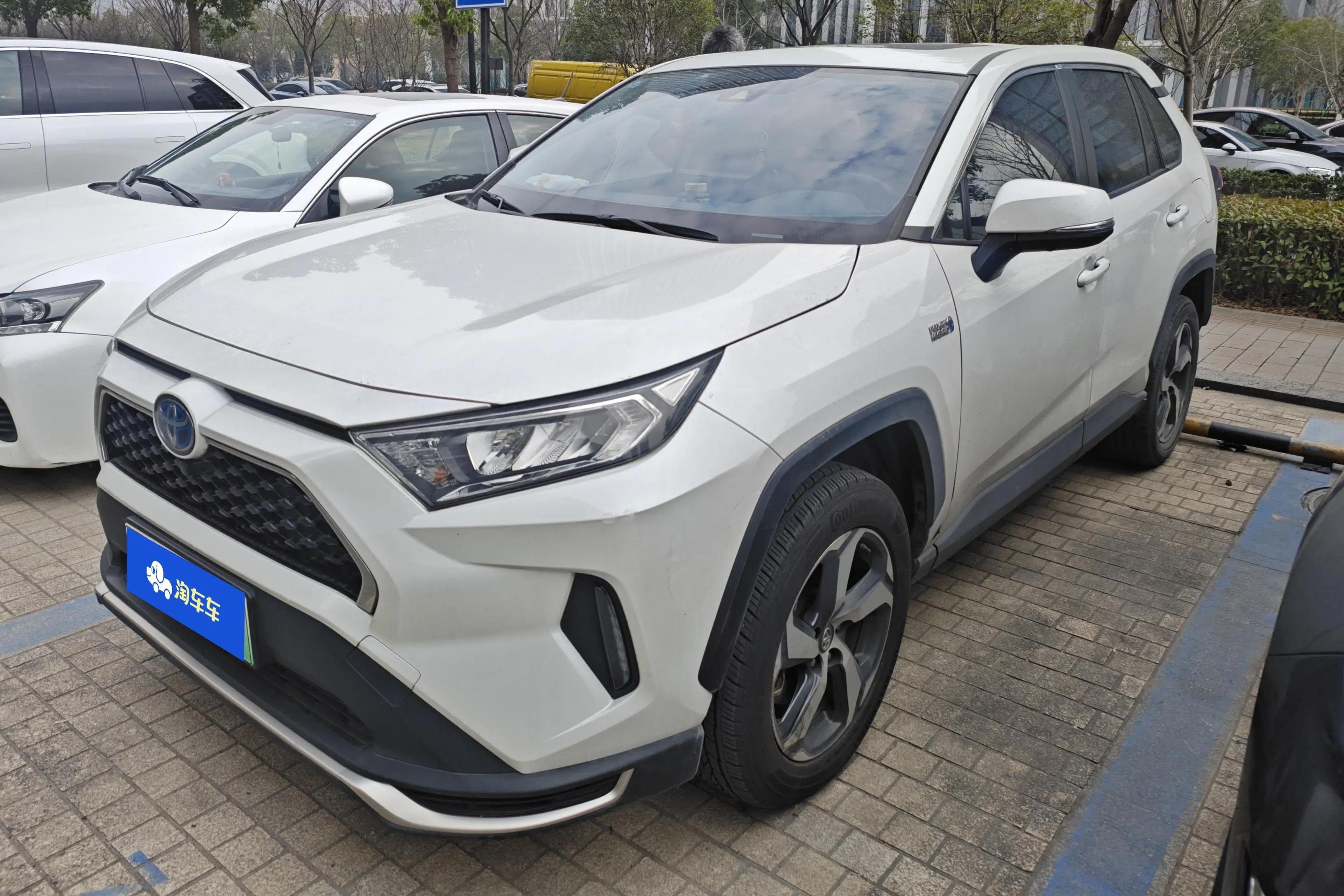 Toyota RAV4 Rongfang PHEV 2021 г. 44792 км.