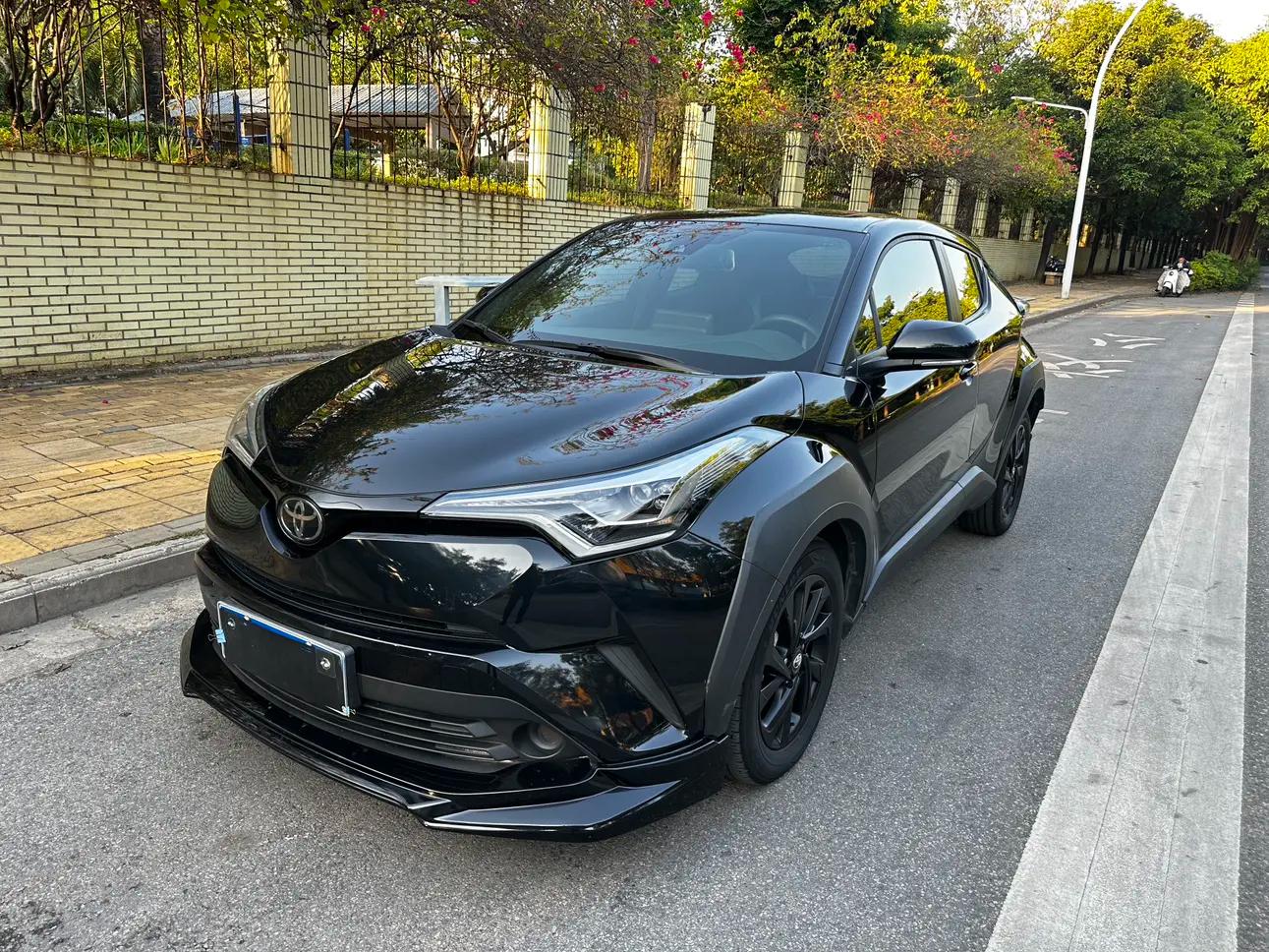 Toyota C-HR Hybrid 2021 г. 41070 км.