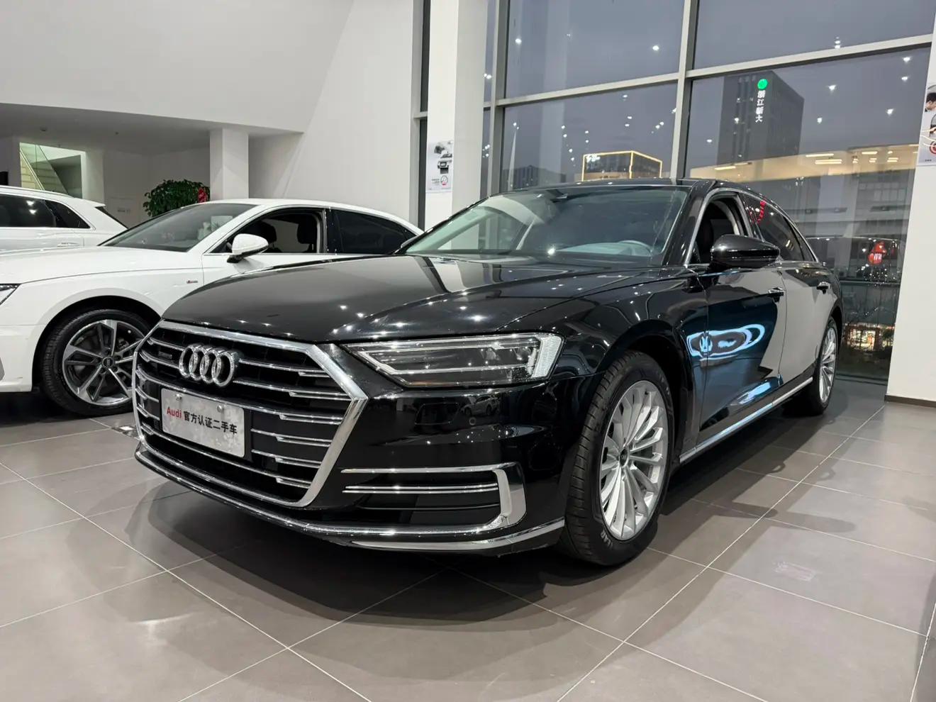 Audi A8 2021 г. 67926 км.