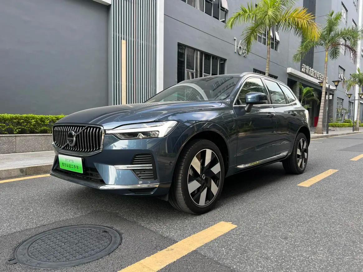 Volvo XC60 PHEV 2024 г. 22846 км.