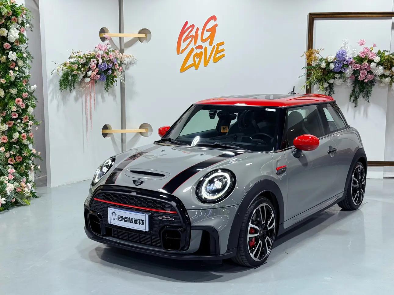 MINI JCW 2023 г. 13500 км.