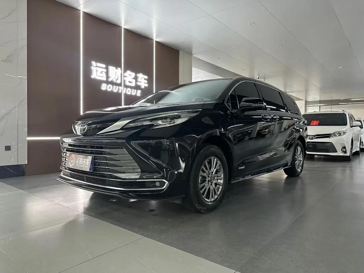 Toyota Sienna 2023 г. 73014 км.
