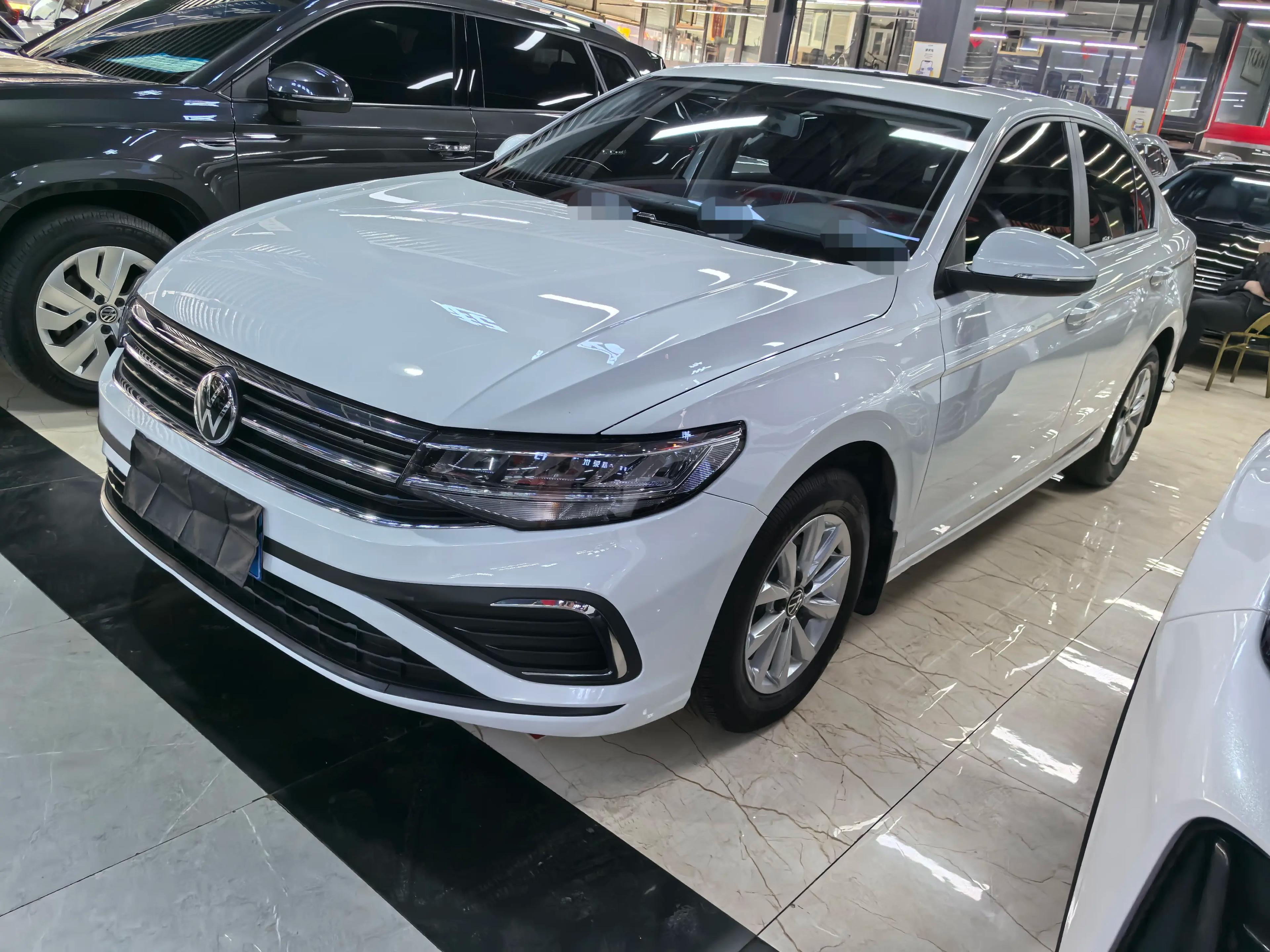 Volkswagen Bora 2023 г. 58040 км.