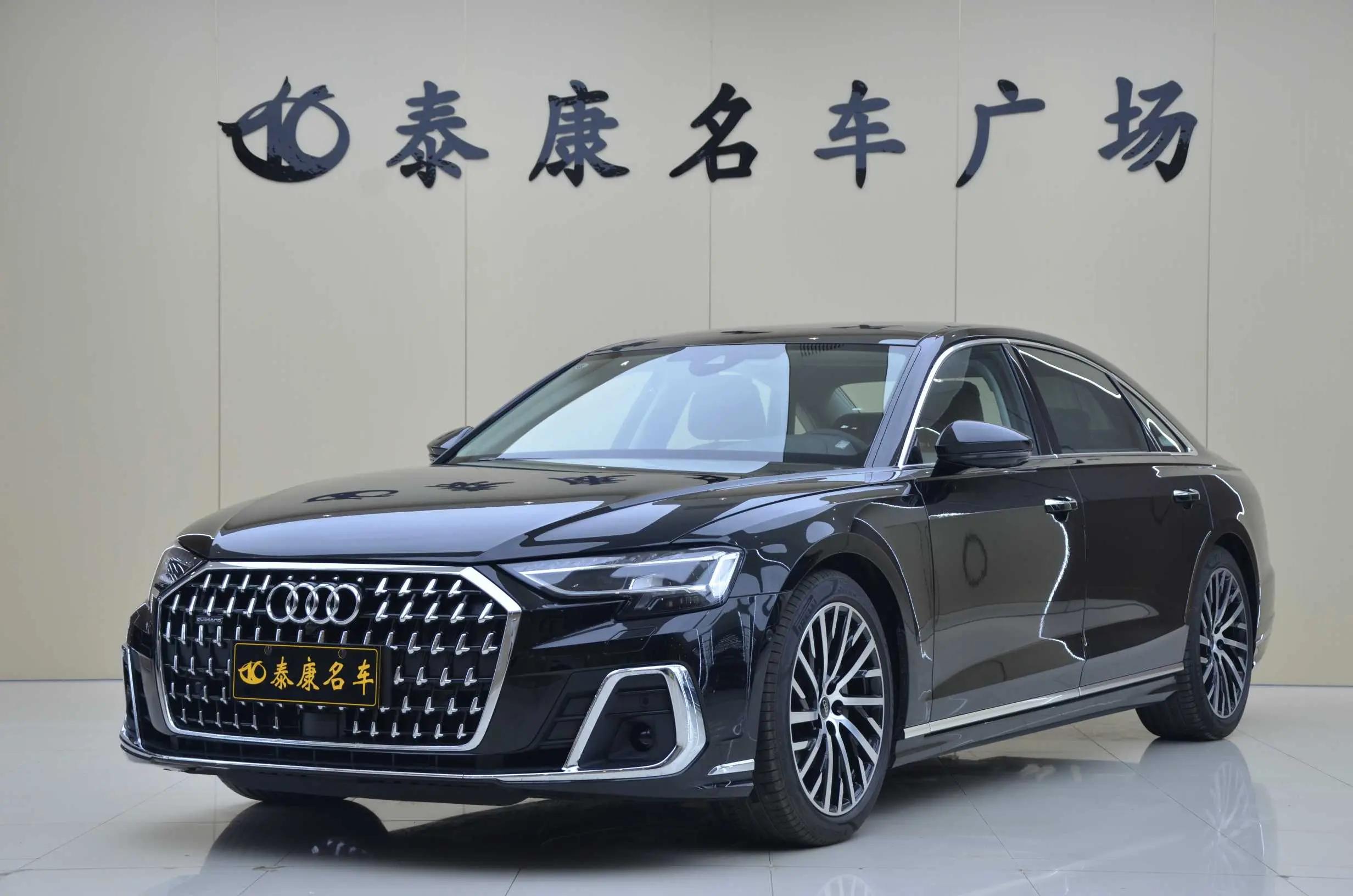 Audi A8 2024 г. 8033 км.