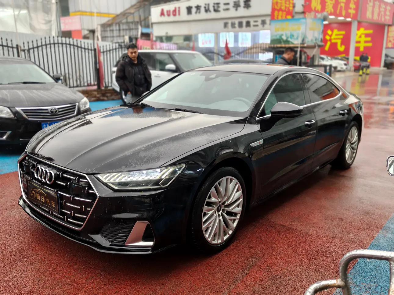 Audi A7L 2023 г. 63000 км.