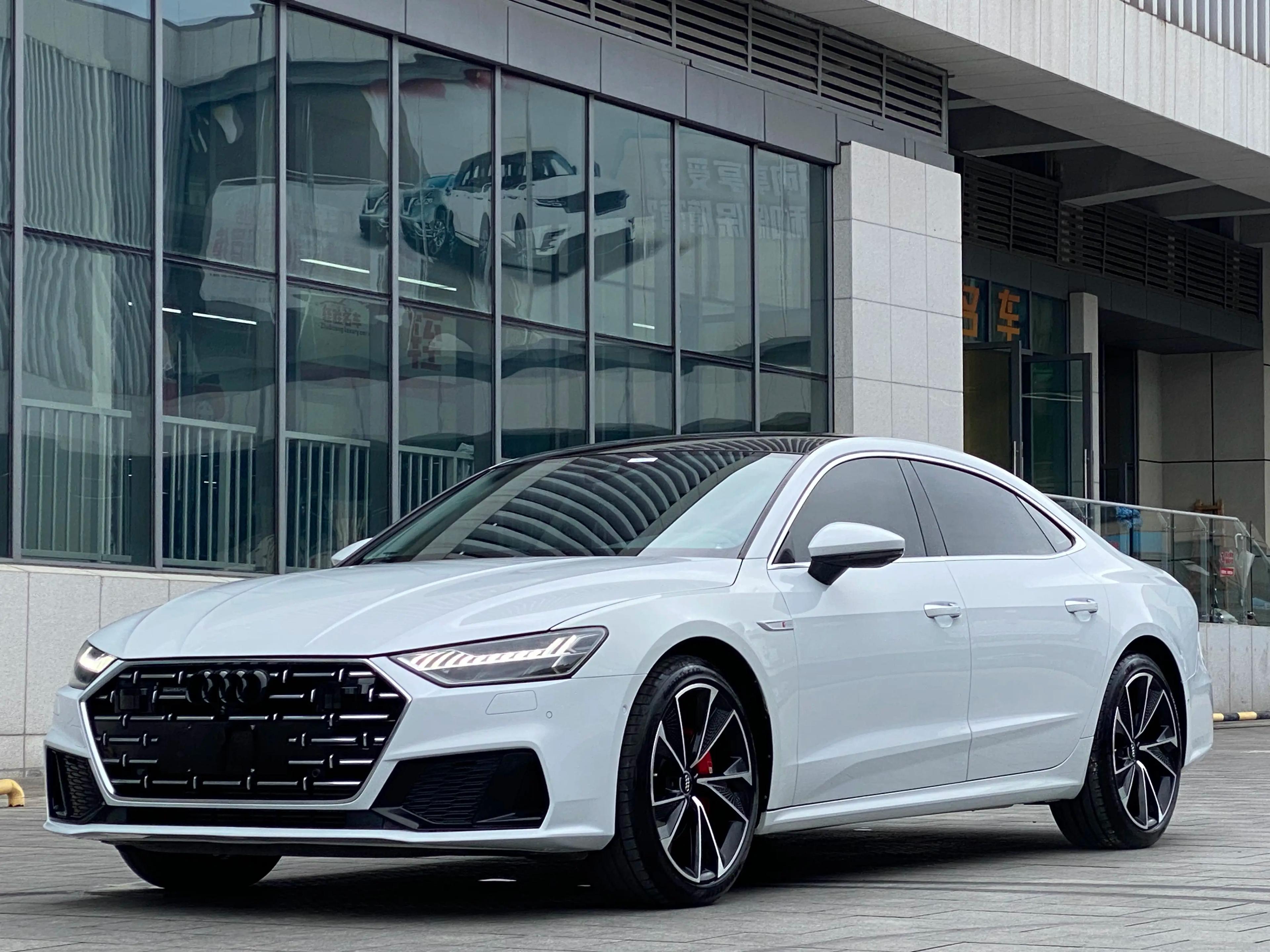 Audi A7L 2024 г. 20000 км.